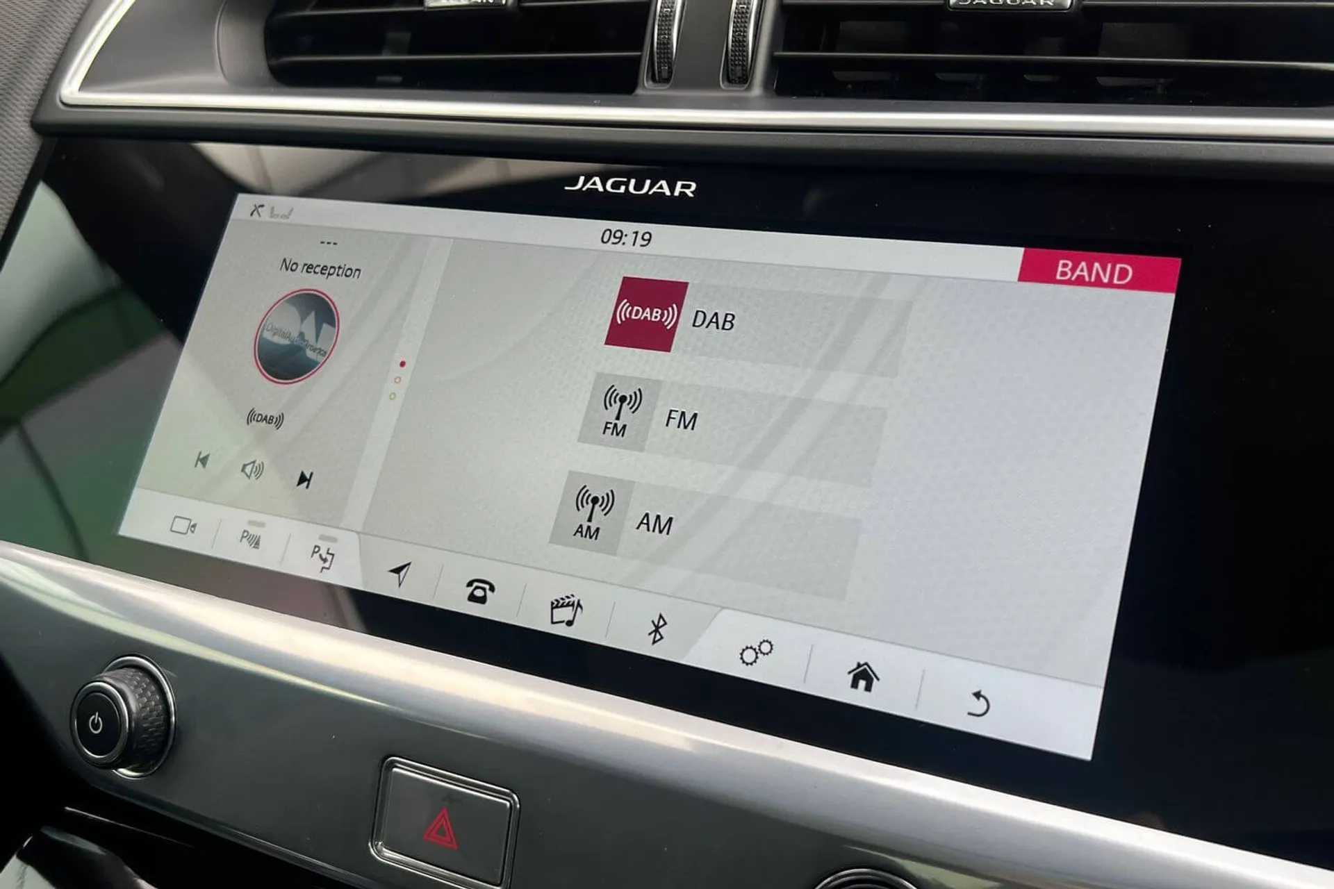 Jaguar I-PACE thumbnail image number 68