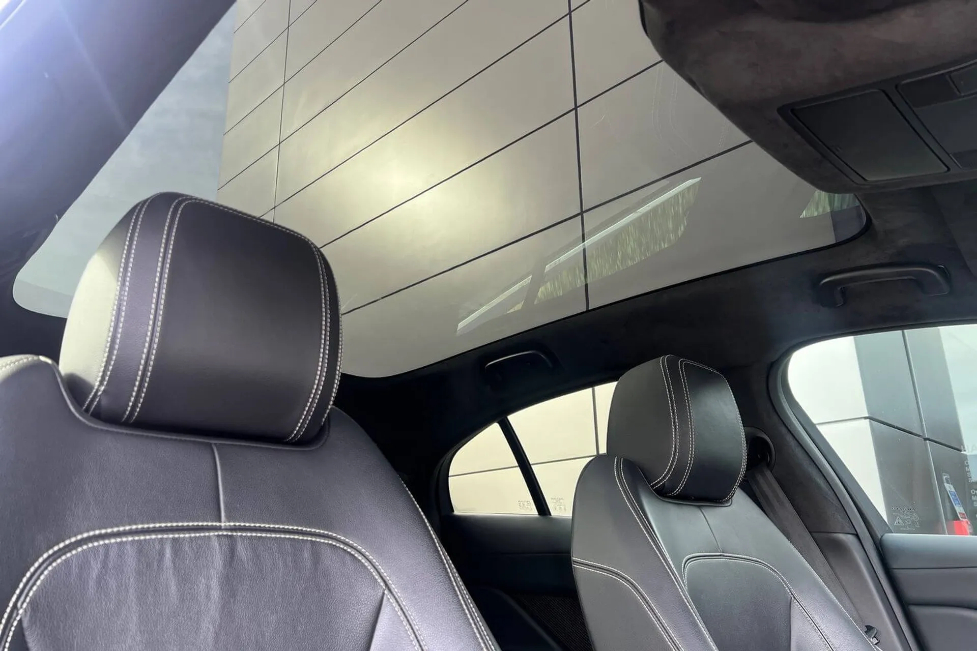 Jaguar I-PACE thumbnail image number 55