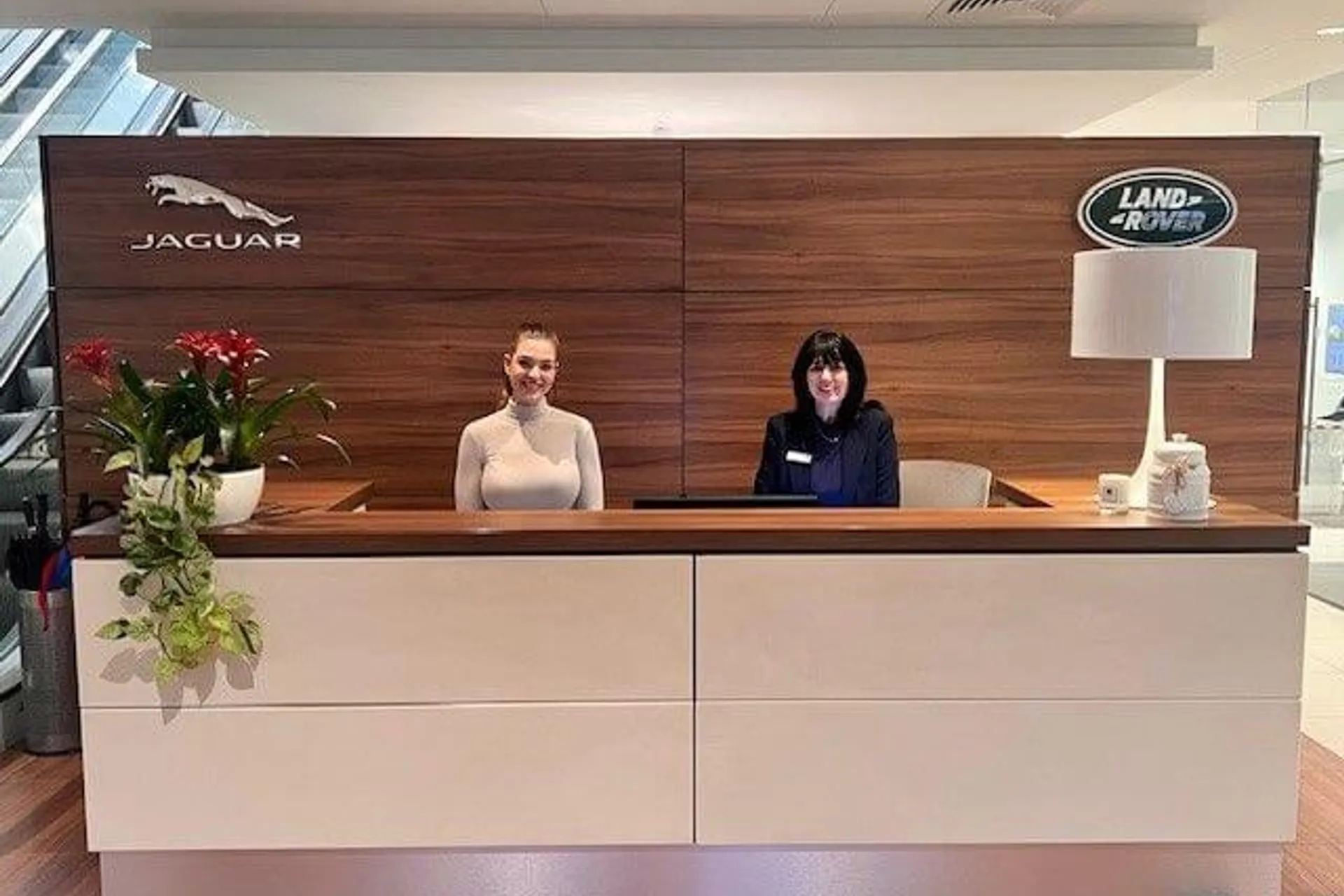 Jaguar I-PACE thumbnail image number 75