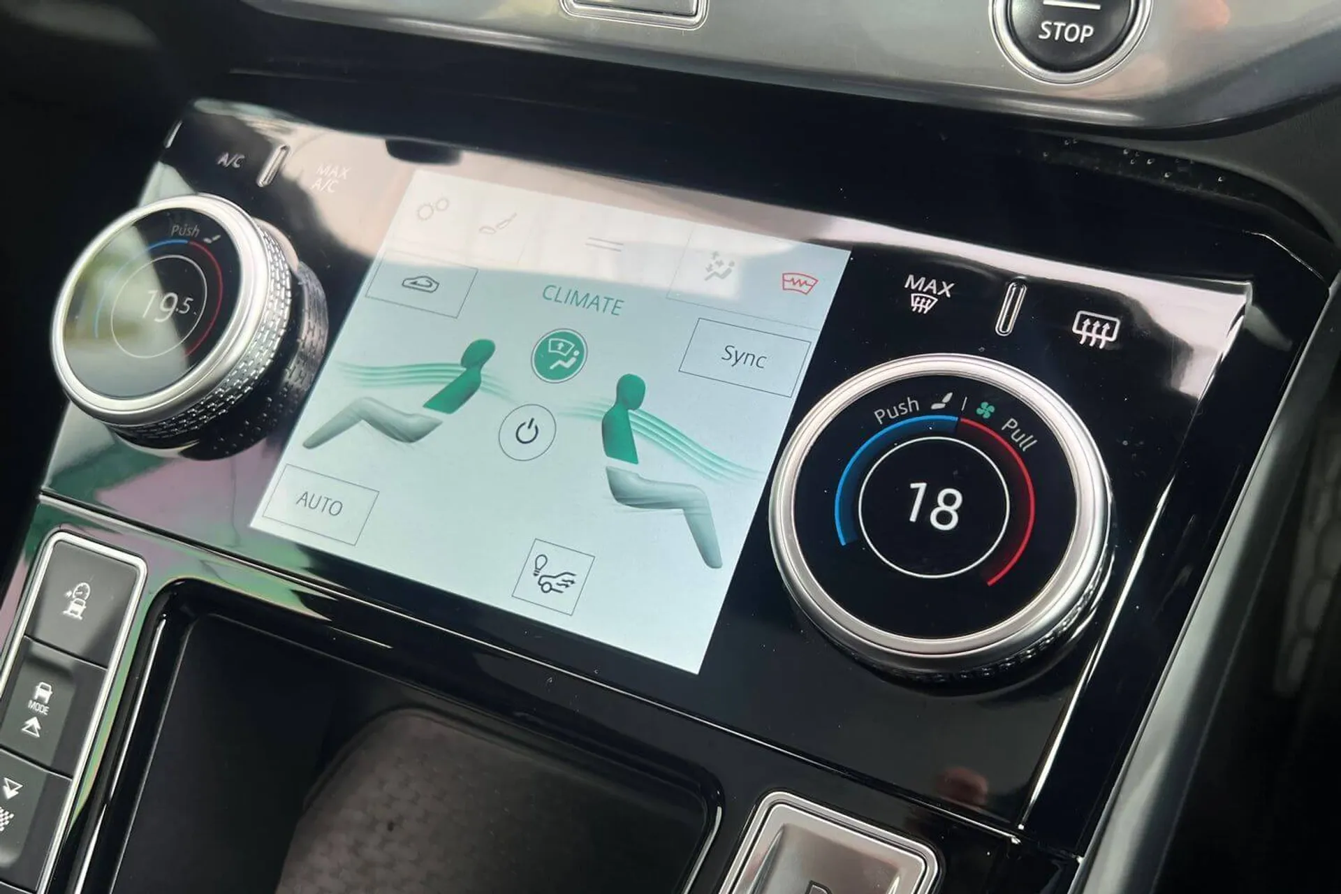 Jaguar I-PACE thumbnail image number 44