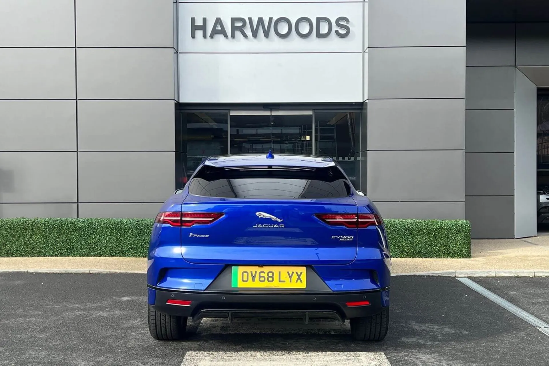 Jaguar I-PACE thumbnail image number 9