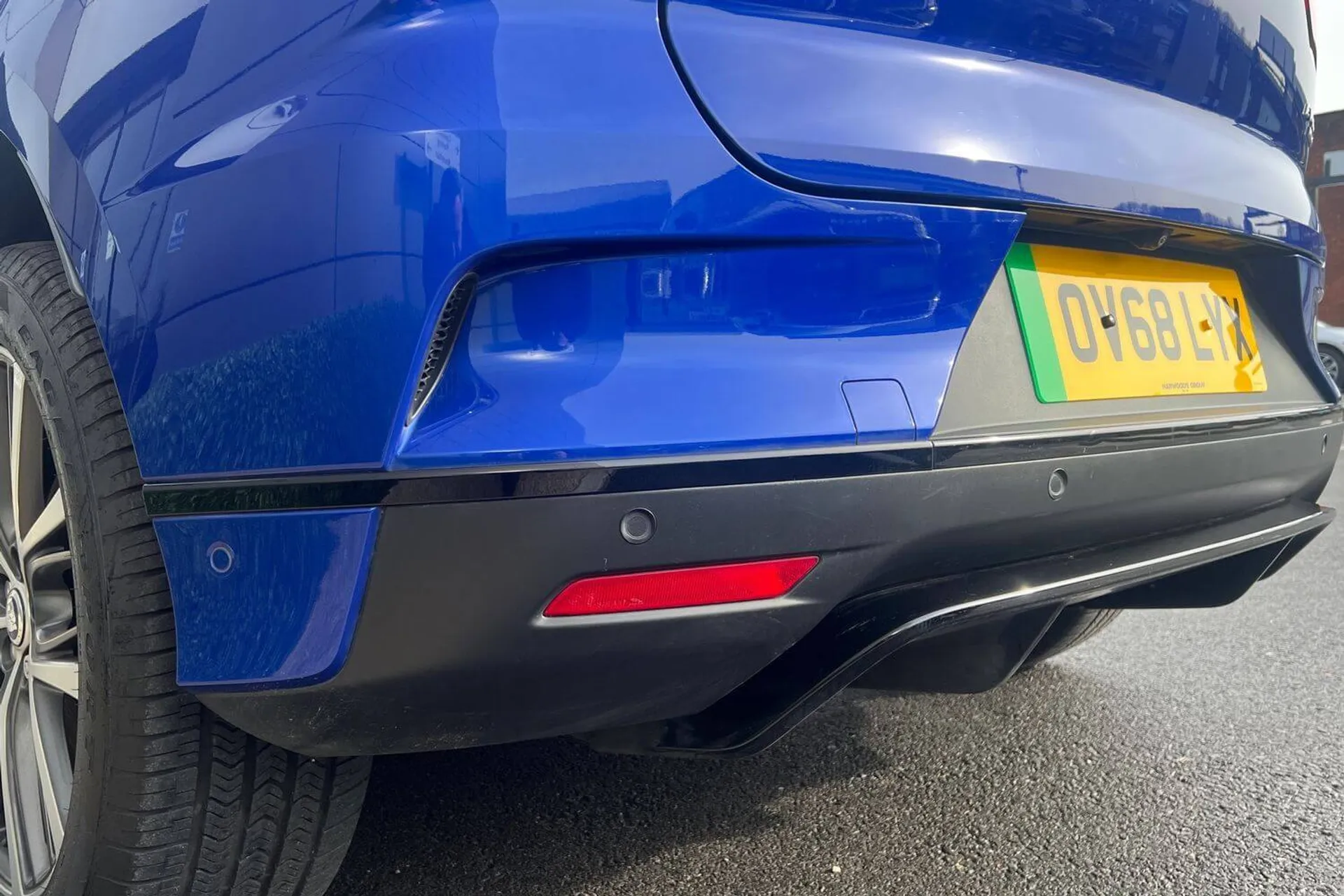 Jaguar I-PACE thumbnail image number 19