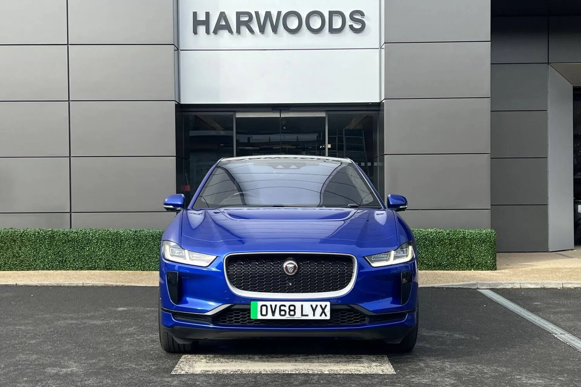 Jaguar I-PACE thumbnail image number 13