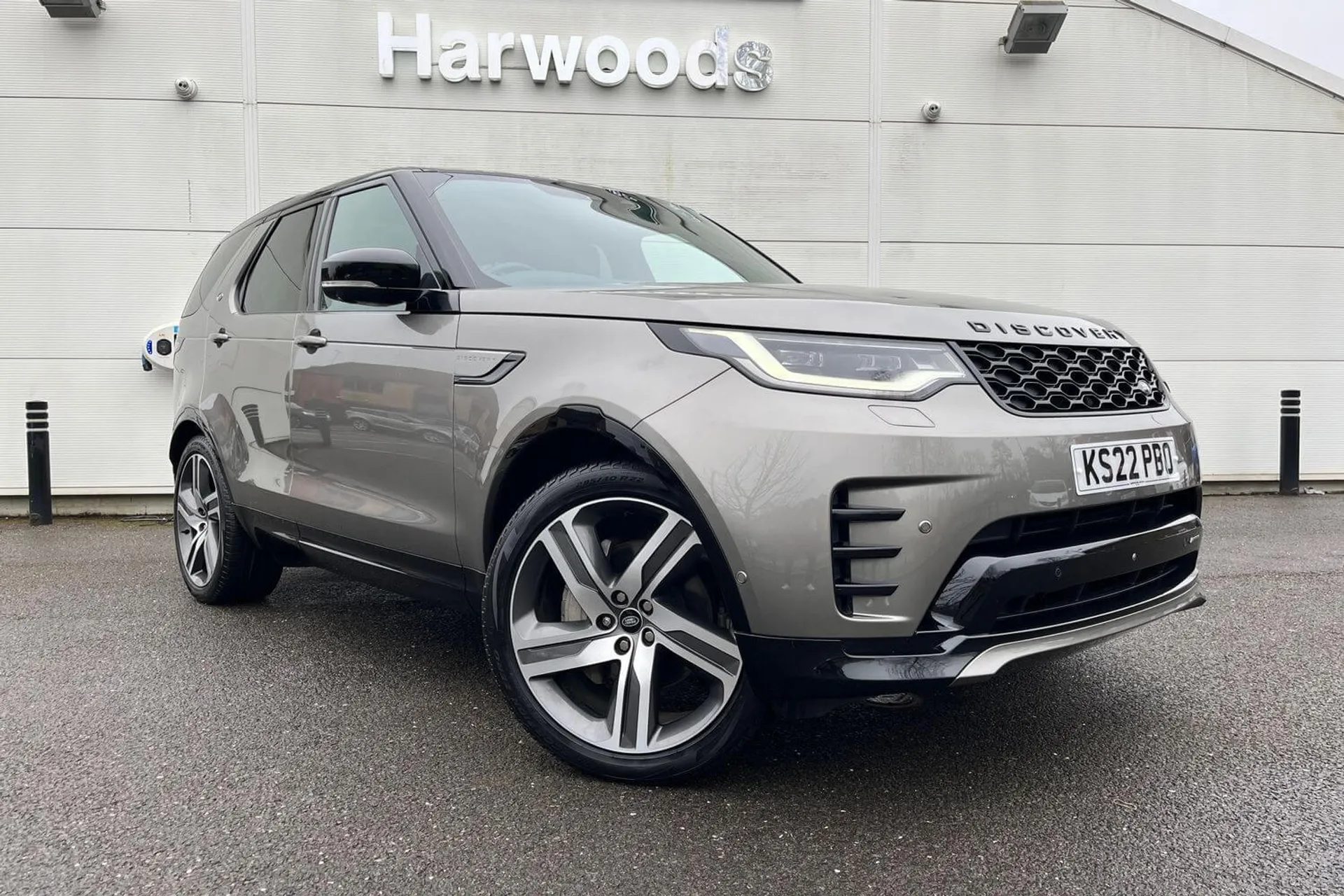 LAND ROVER DISCOVERY focused image