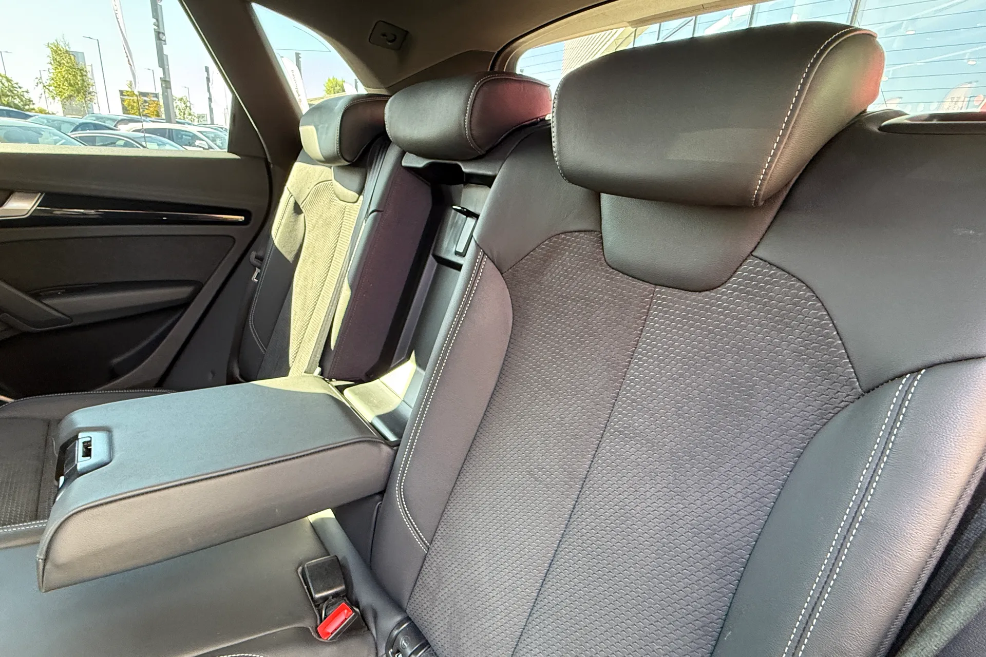 Audi Q5 thumbnail image number 25