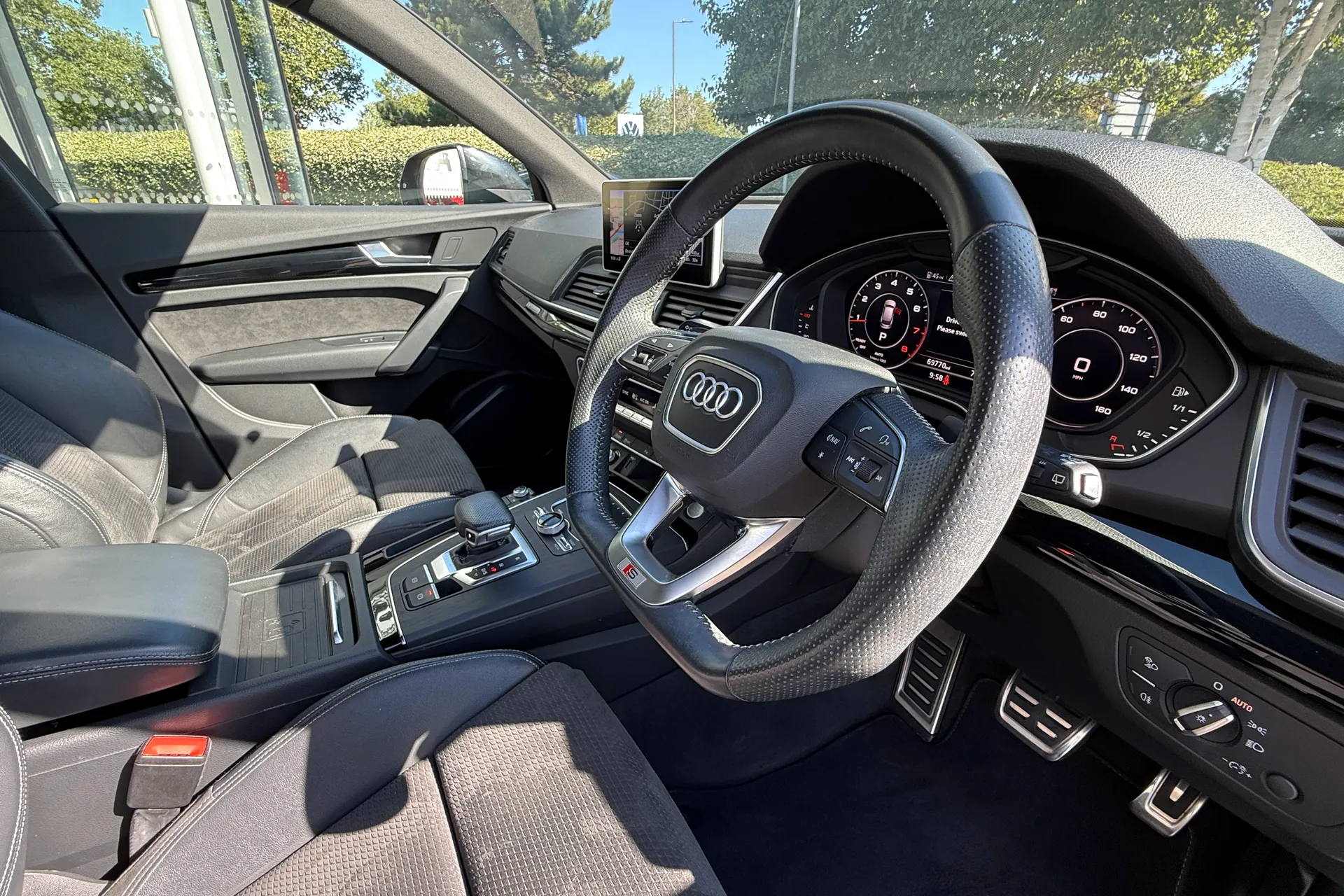 Audi Q5 thumbnail image number 32