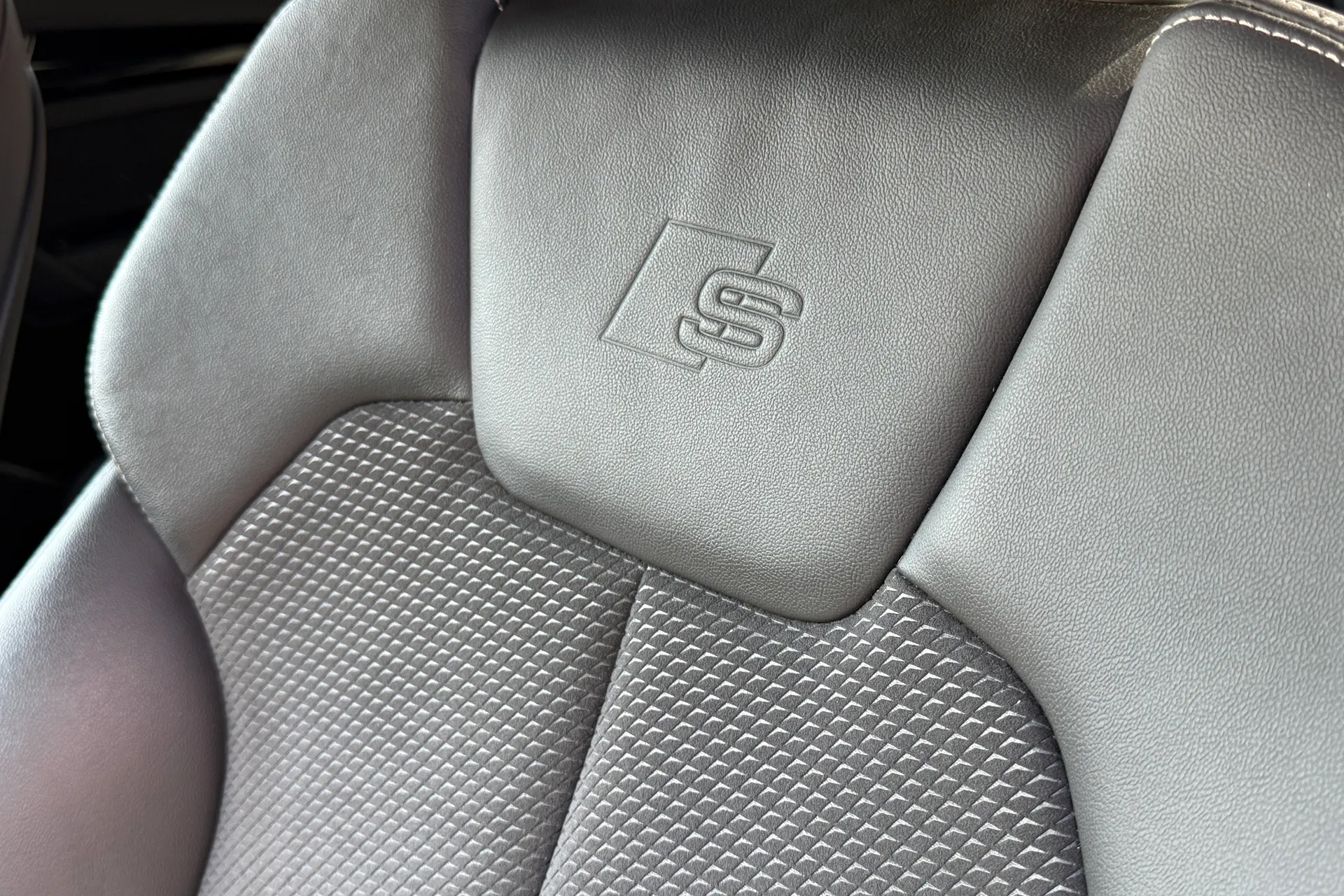Audi Q5 thumbnail image number 17