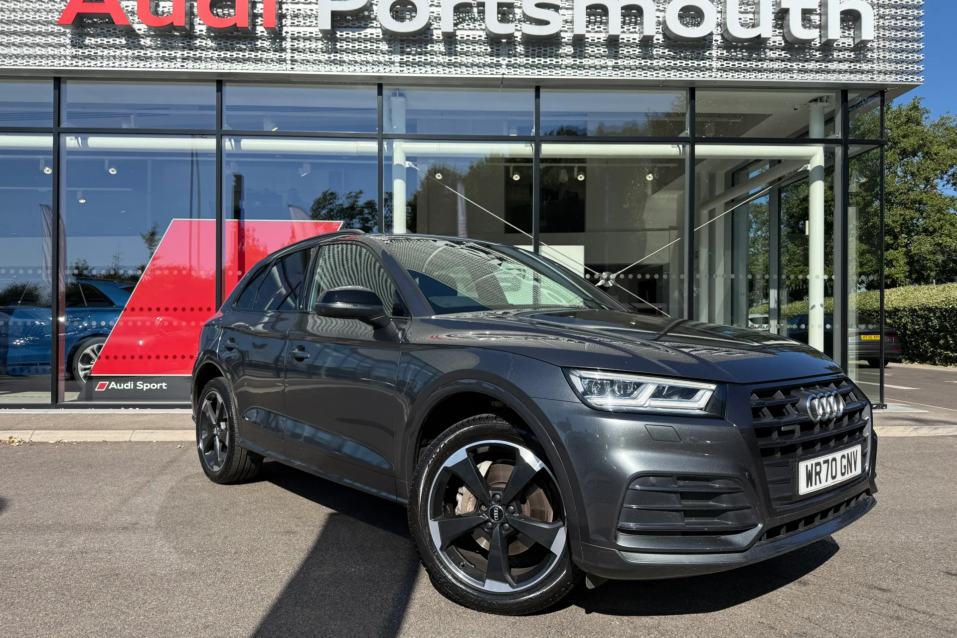 Audi Q5 focused image