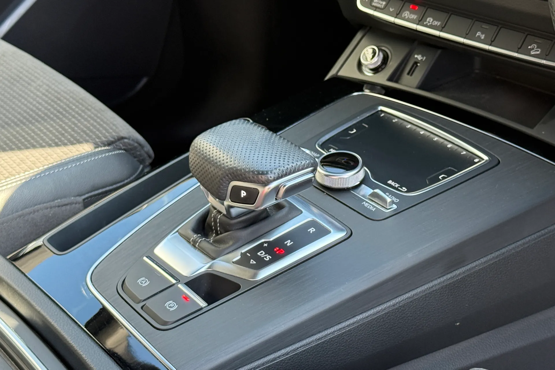 Audi Q5 thumbnail image number 20