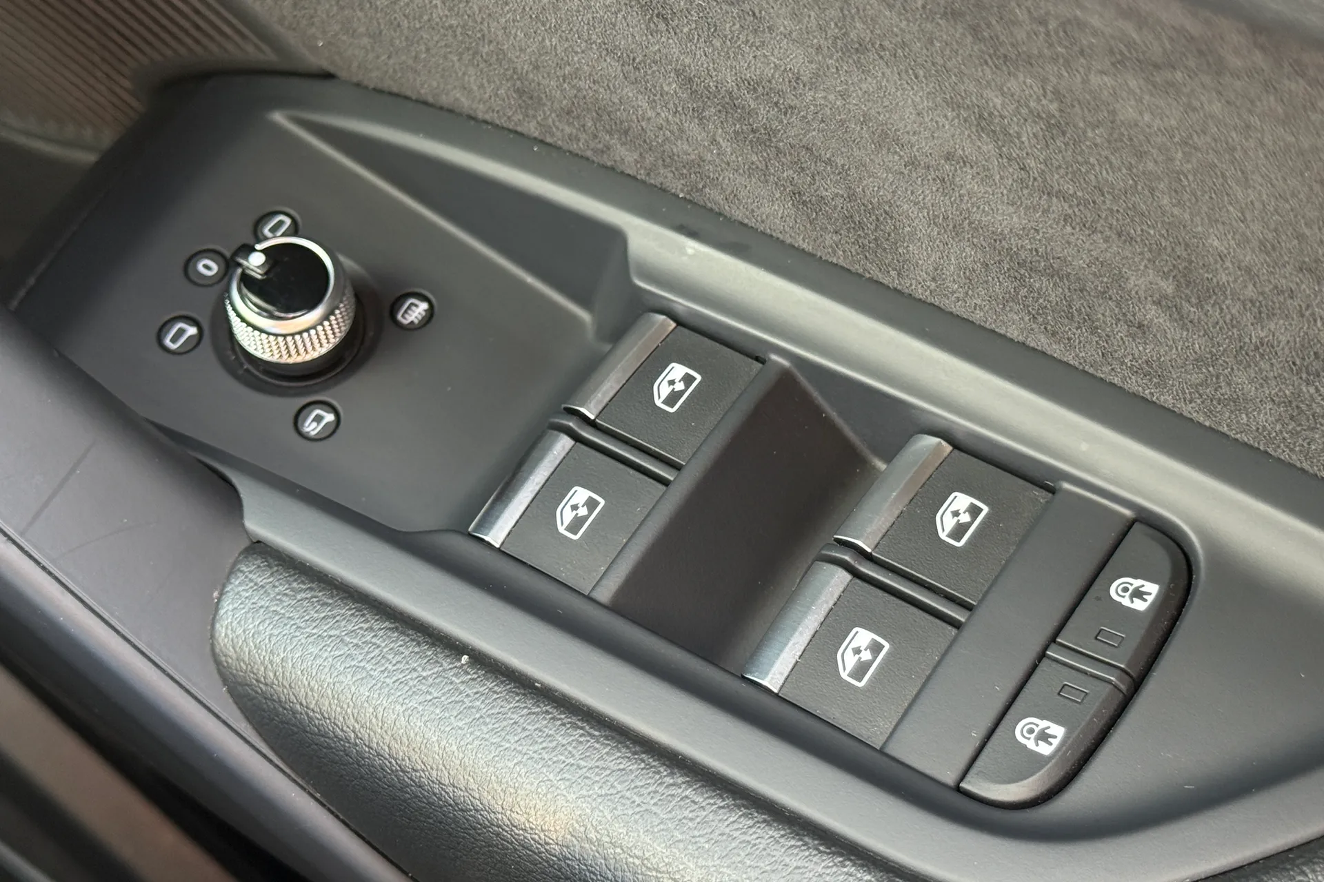 Audi Q5 thumbnail image number 21