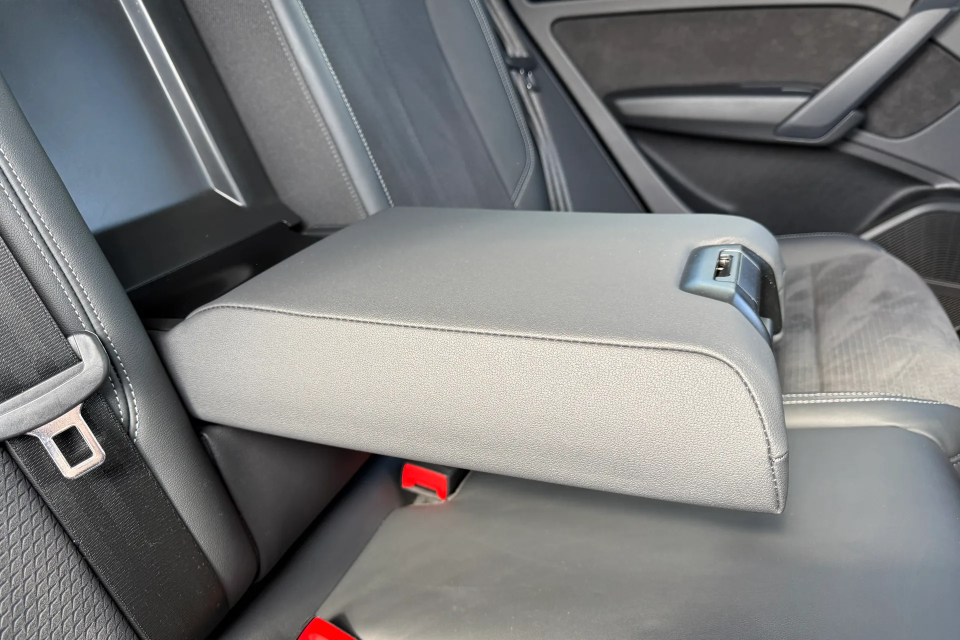 Audi Q5 thumbnail image number 48