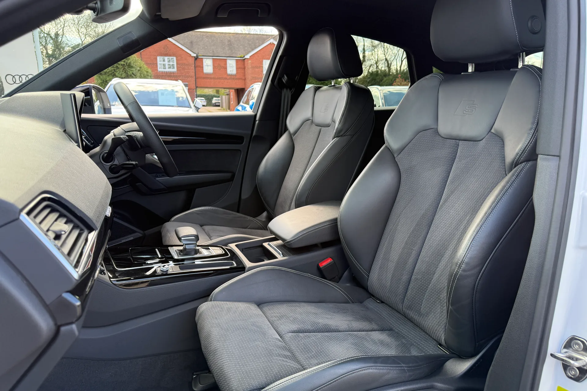 Audi Q5 thumbnail image number 32