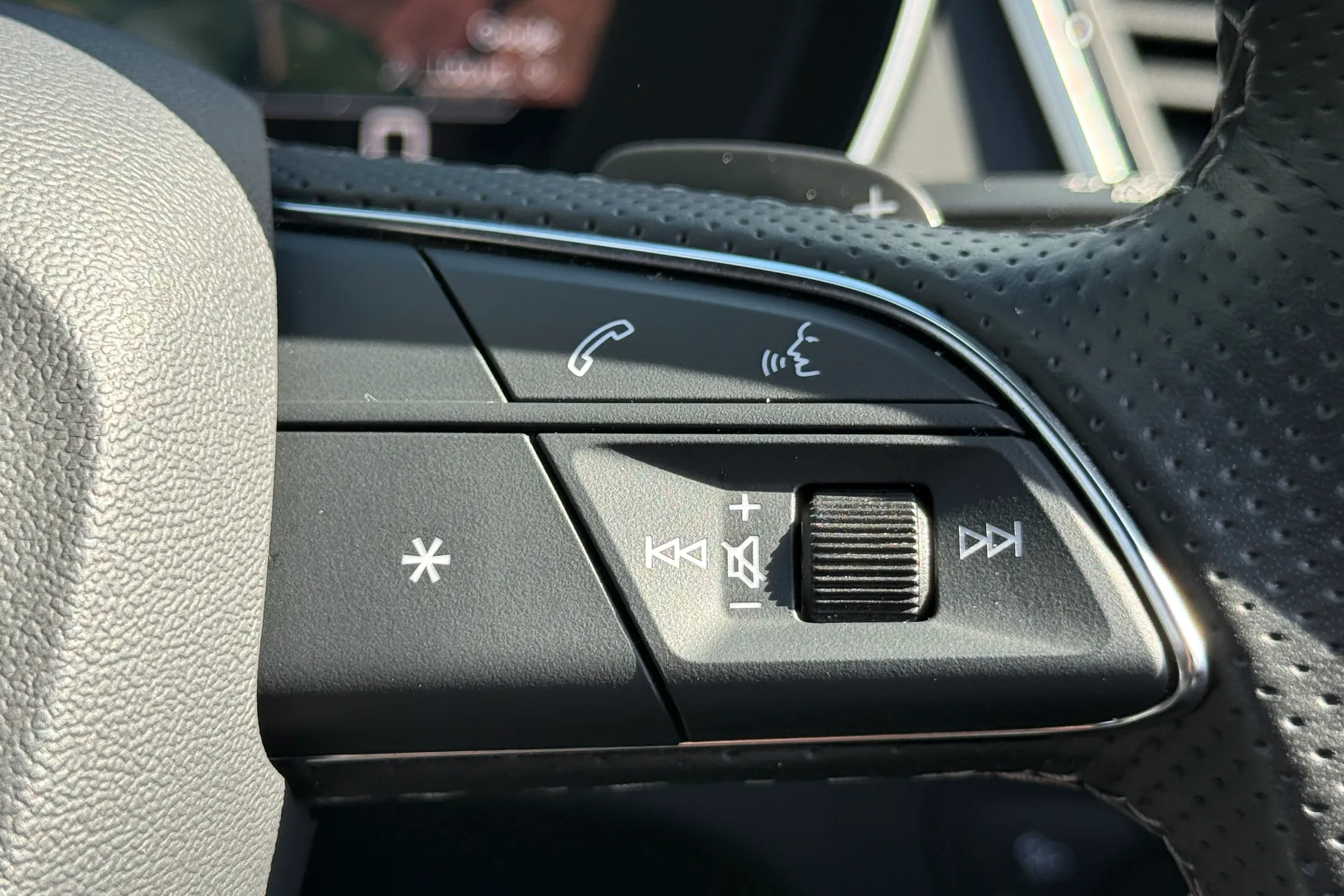 Audi Q5 thumbnail image number 24