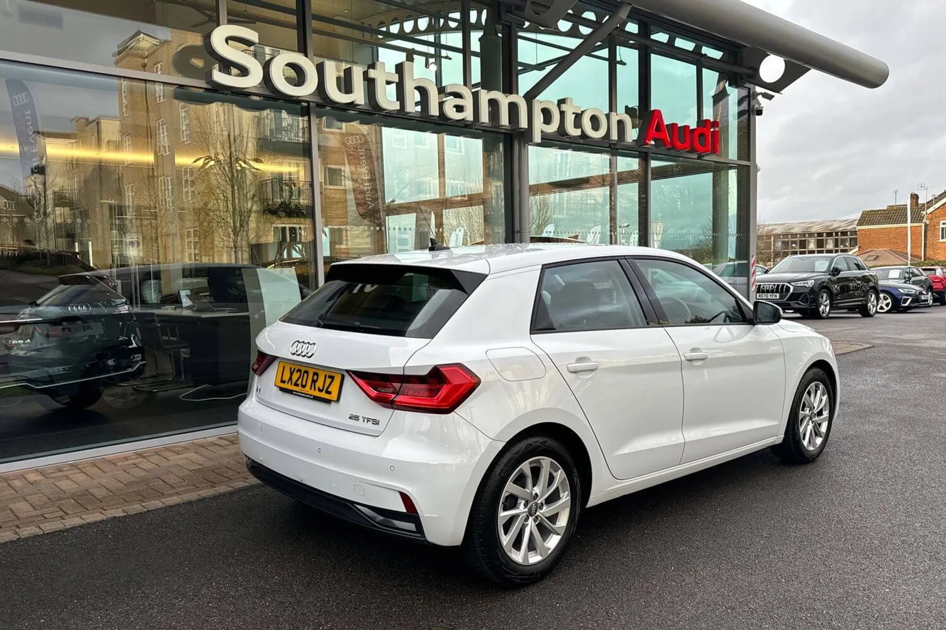 Audi A1 thumbnail image number 2