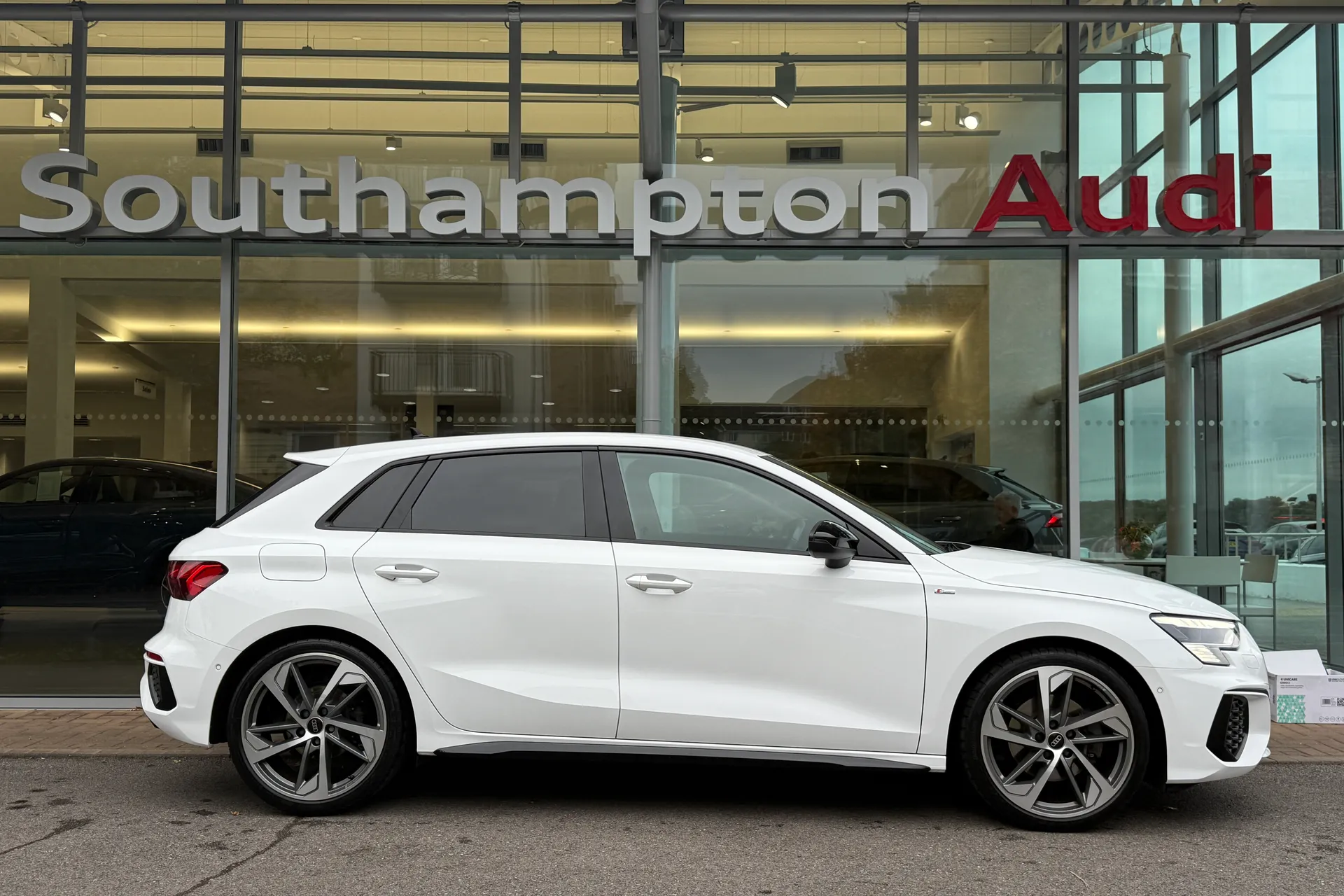 Audi A3 thumbnail image number 2