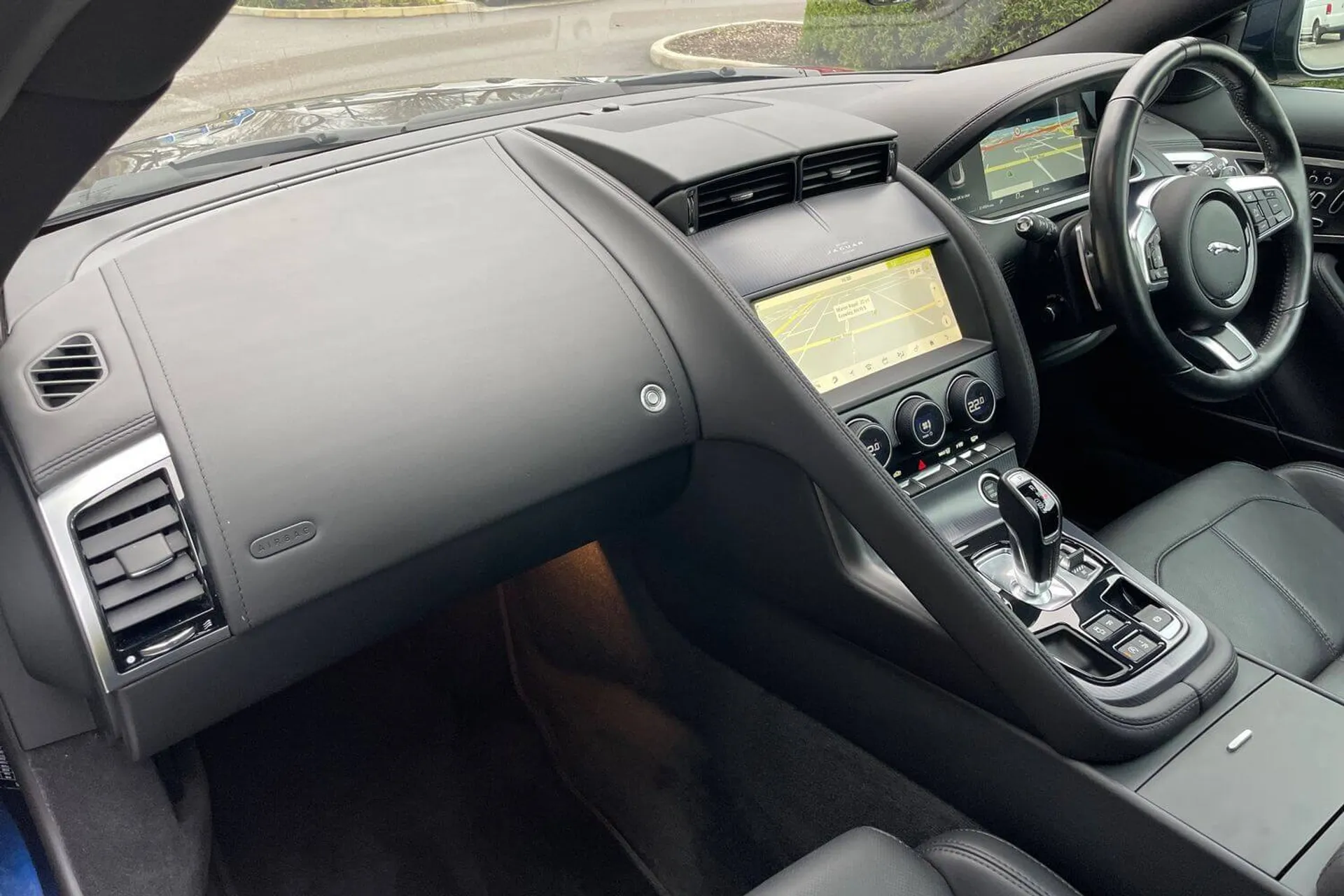 Jaguar F-TYPE thumbnail image number 23
