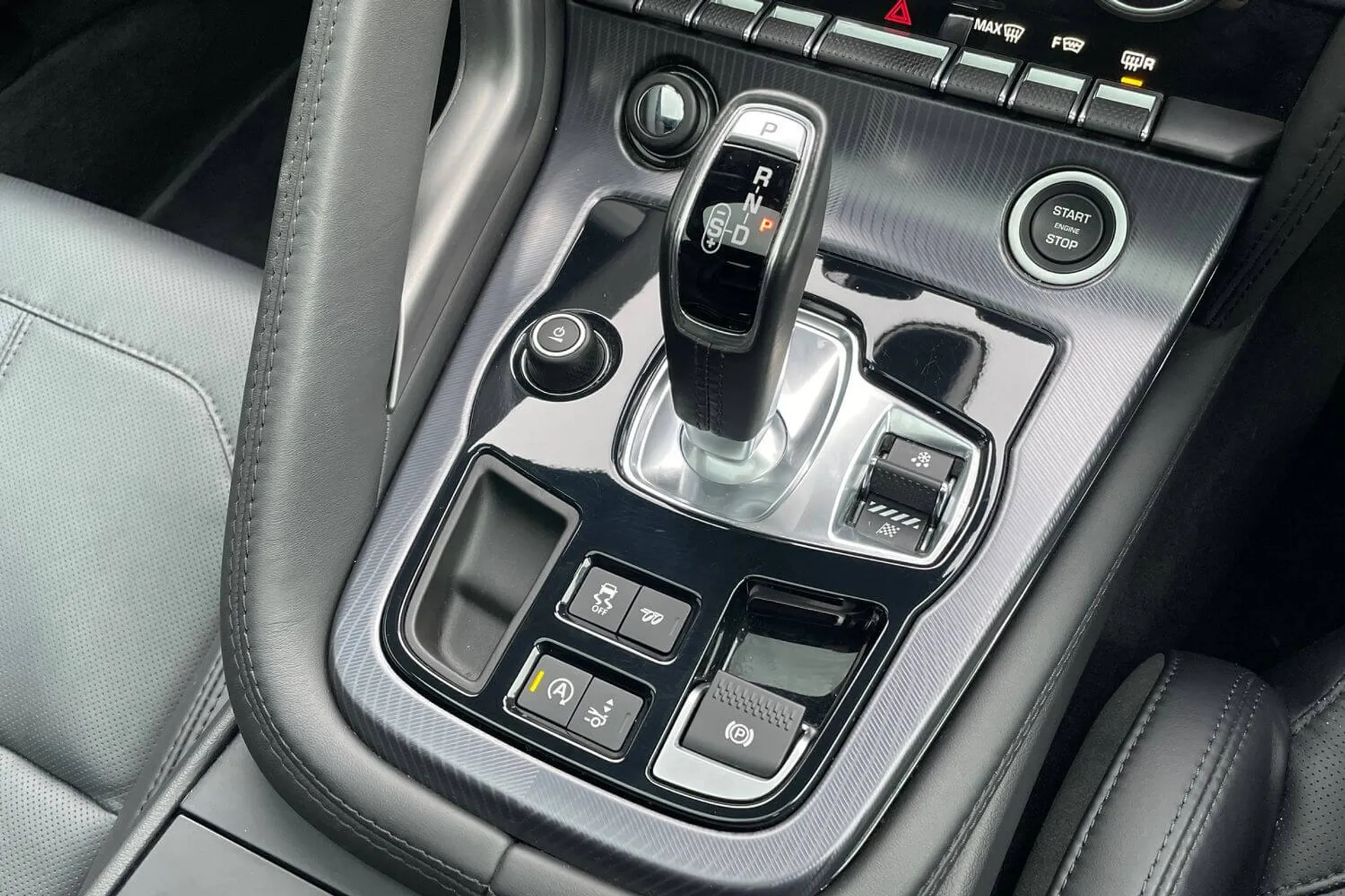 Jaguar F-TYPE thumbnail image number 44