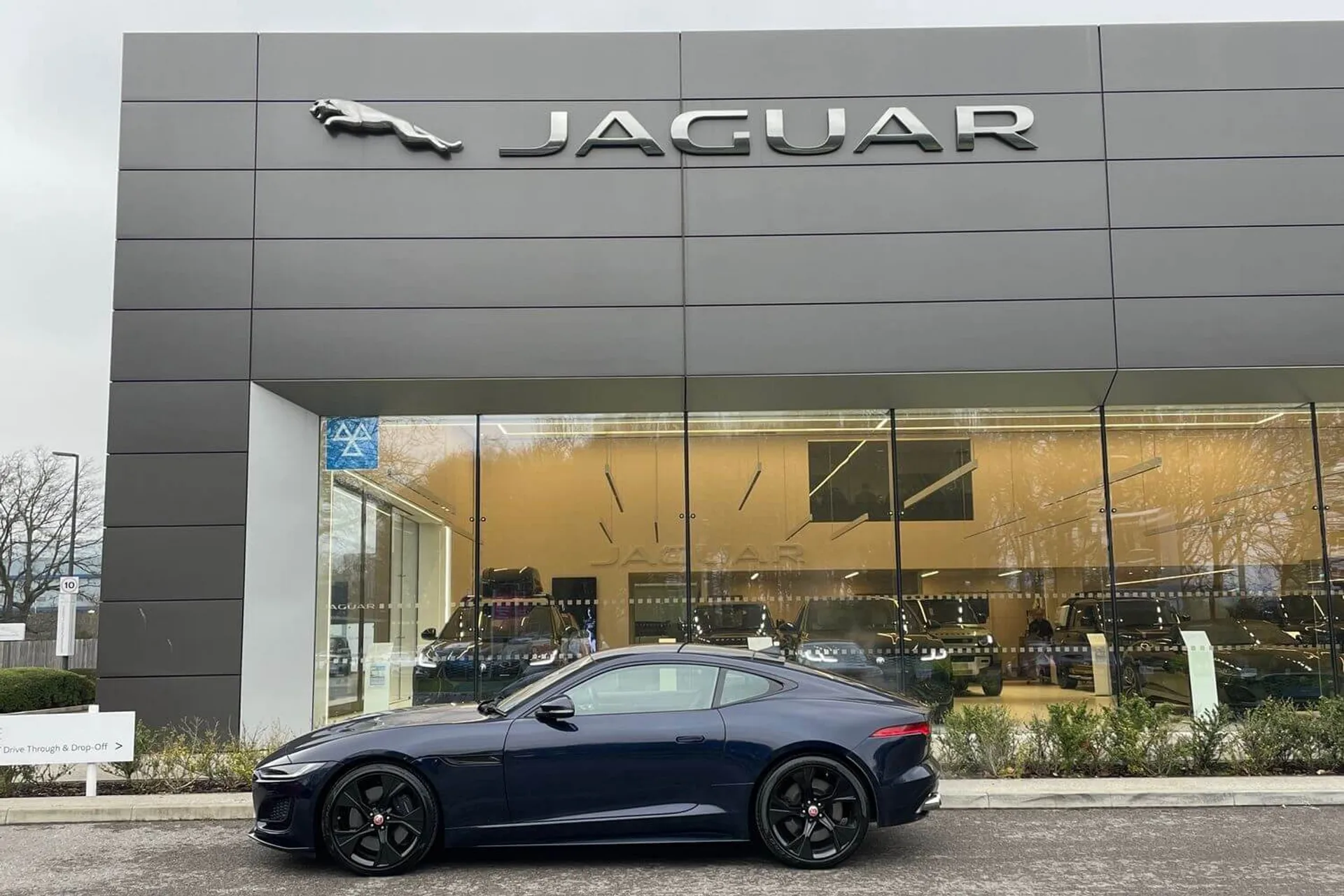 Jaguar F-TYPE thumbnail image number 7