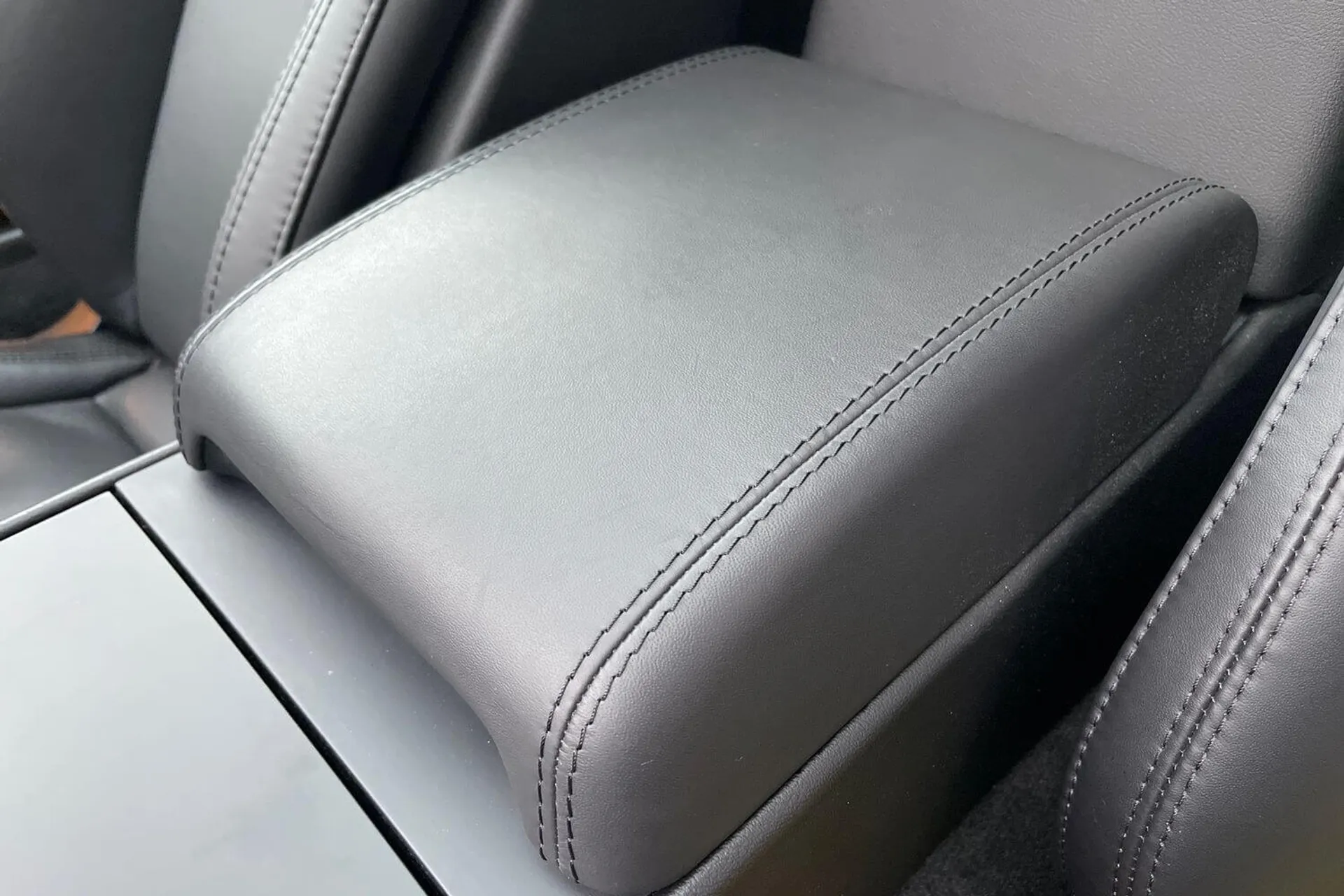 Jaguar F-TYPE thumbnail image number 41