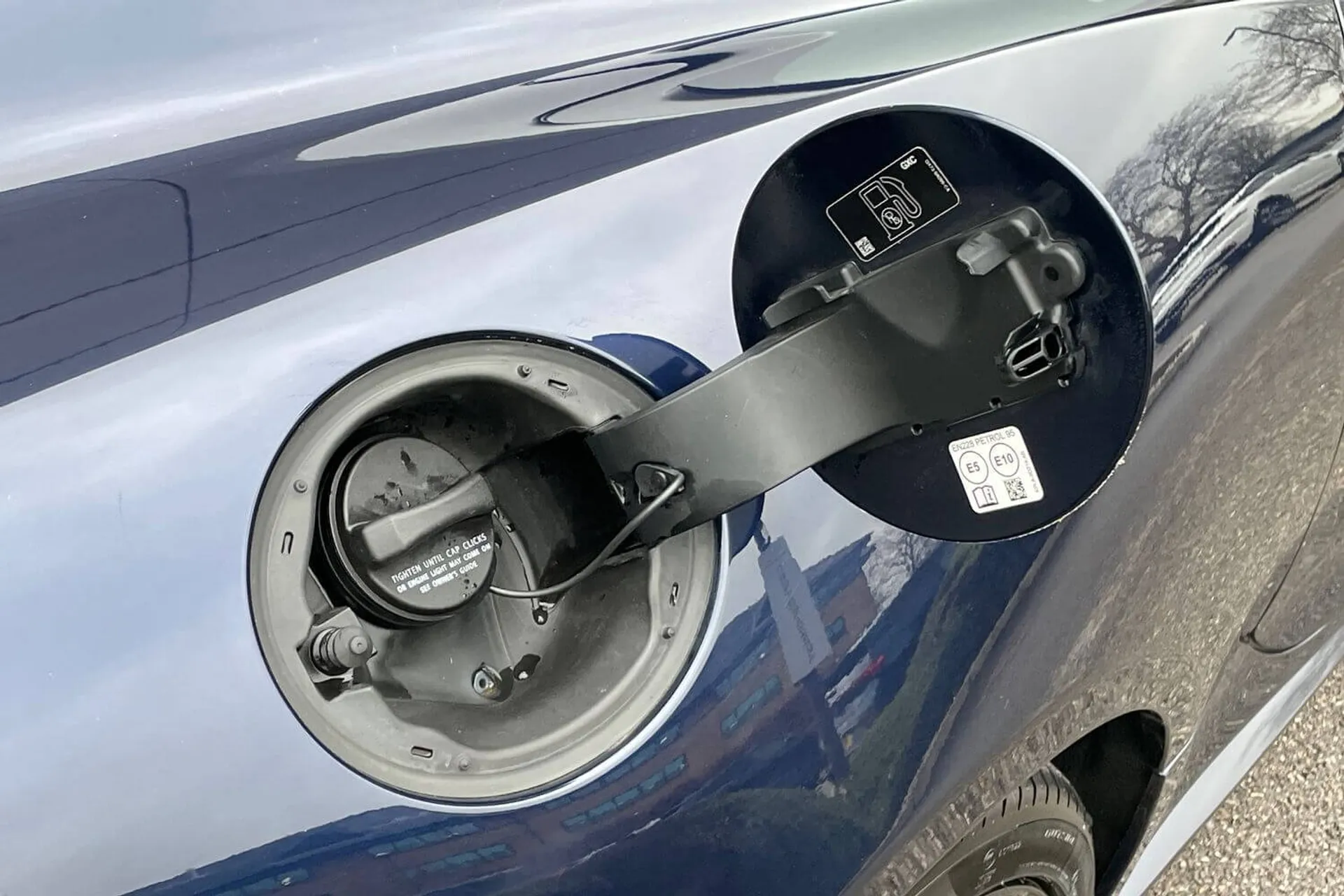 Jaguar F-TYPE thumbnail image number 27