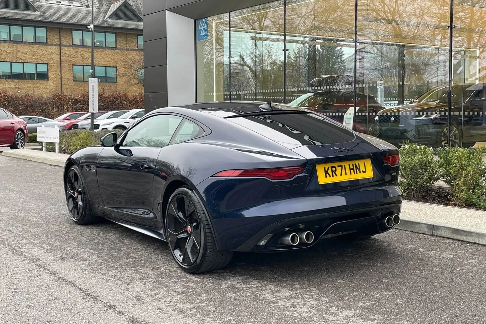 Jaguar F-TYPE thumbnail image number 11