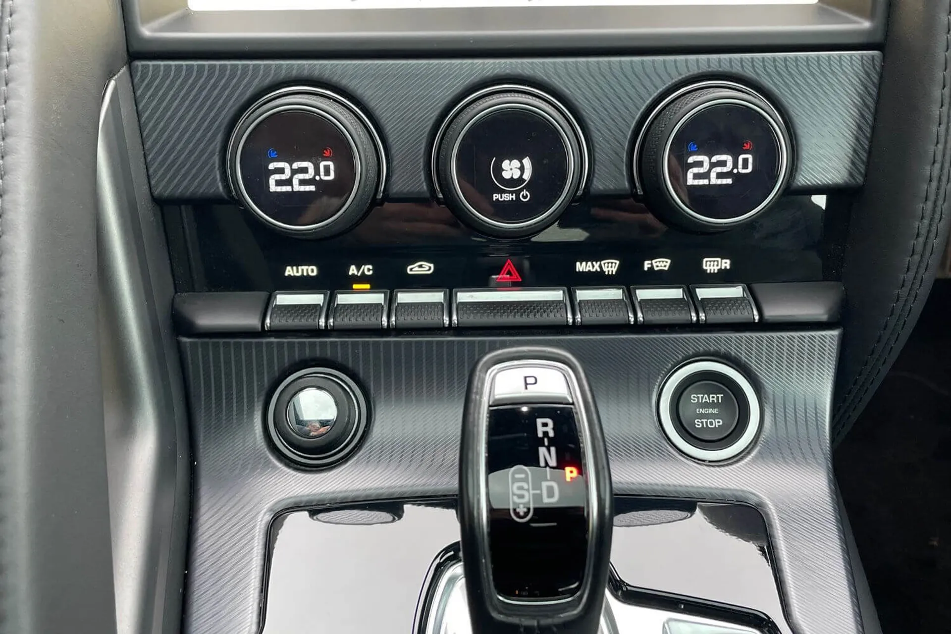 Jaguar F-TYPE thumbnail image number 39