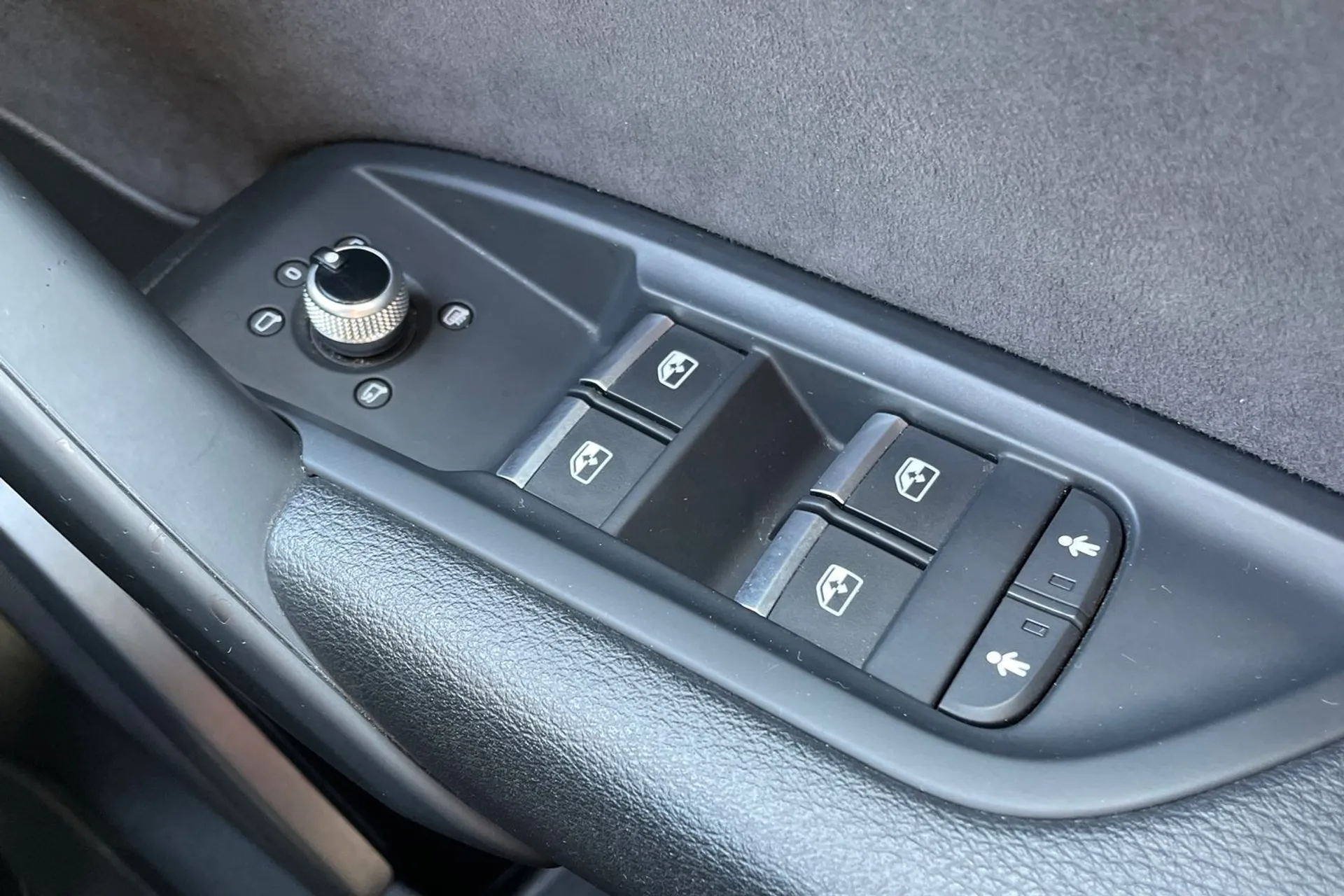 Audi Q5 thumbnail image number 15