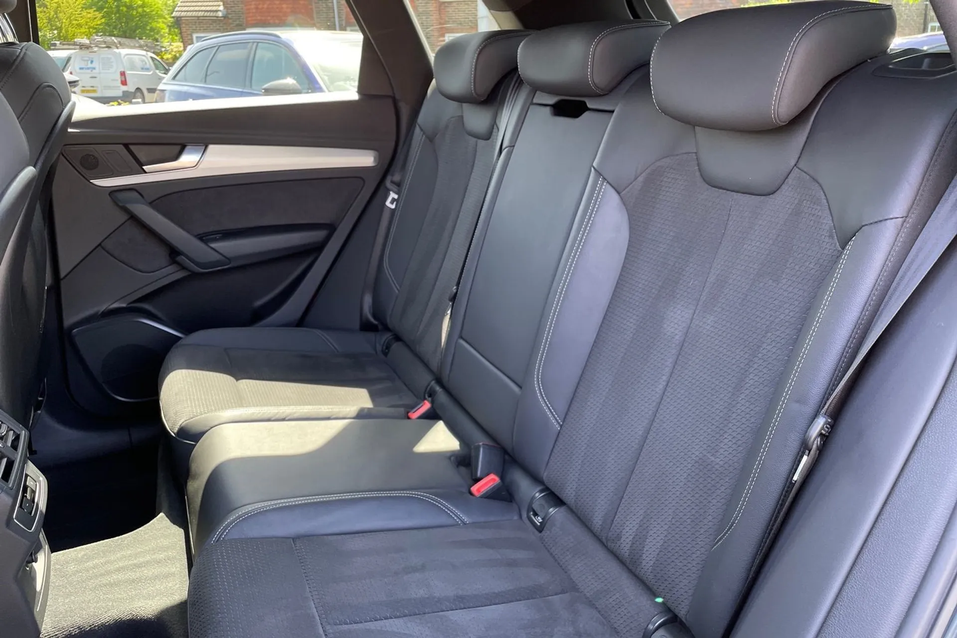 Audi Q5 thumbnail image number 36