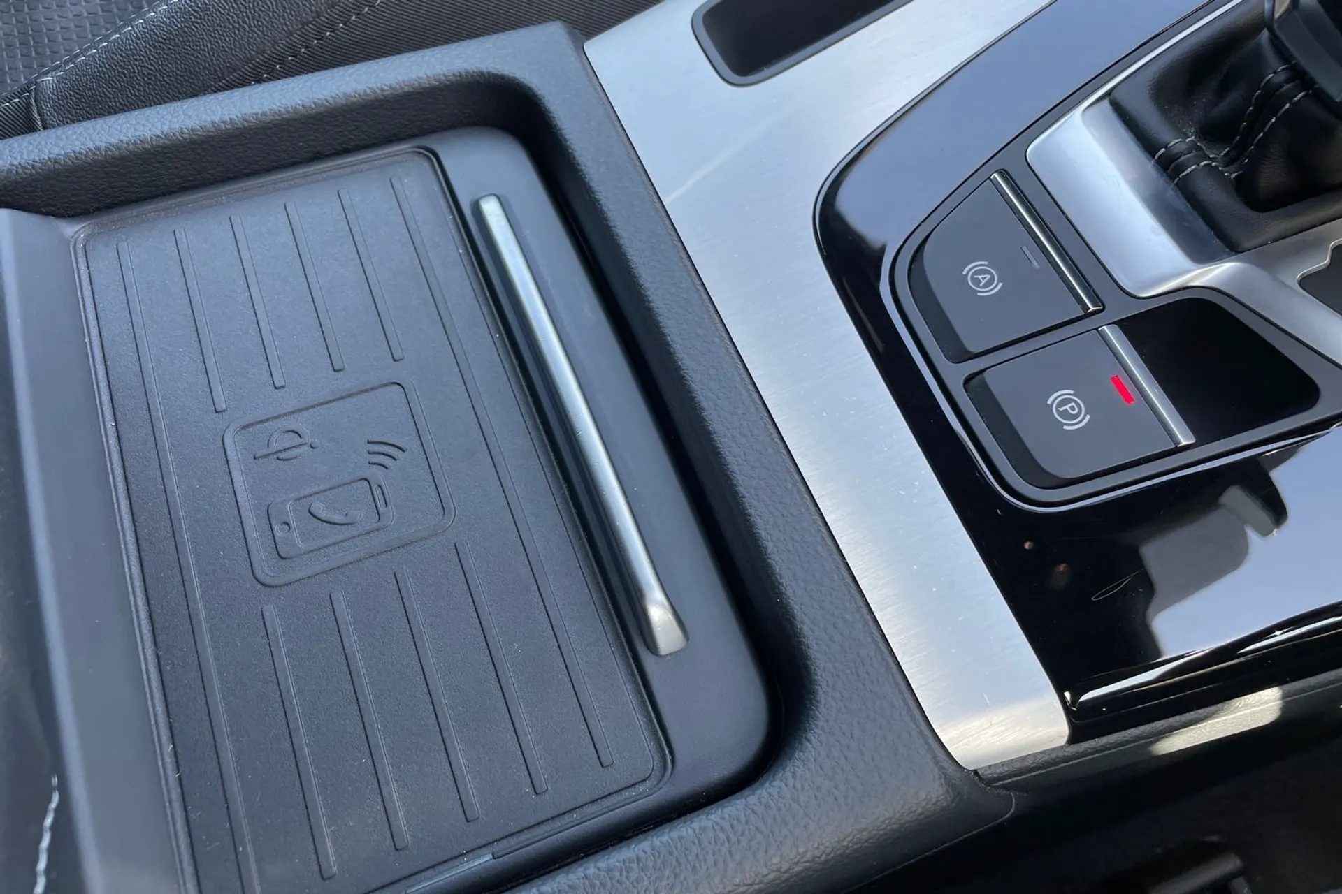 Audi Q5 thumbnail image number 32