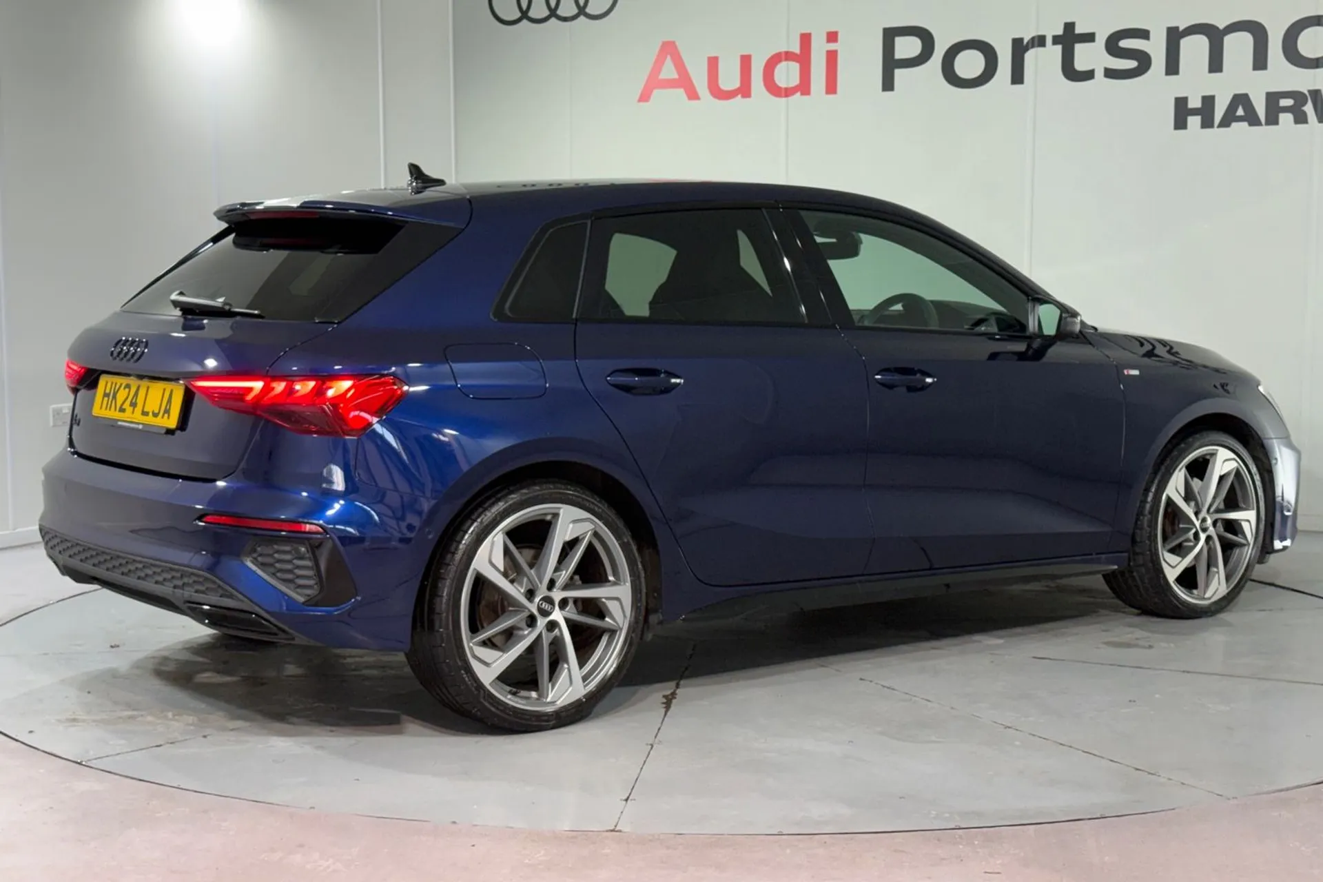 Audi A3 thumbnail image number 9