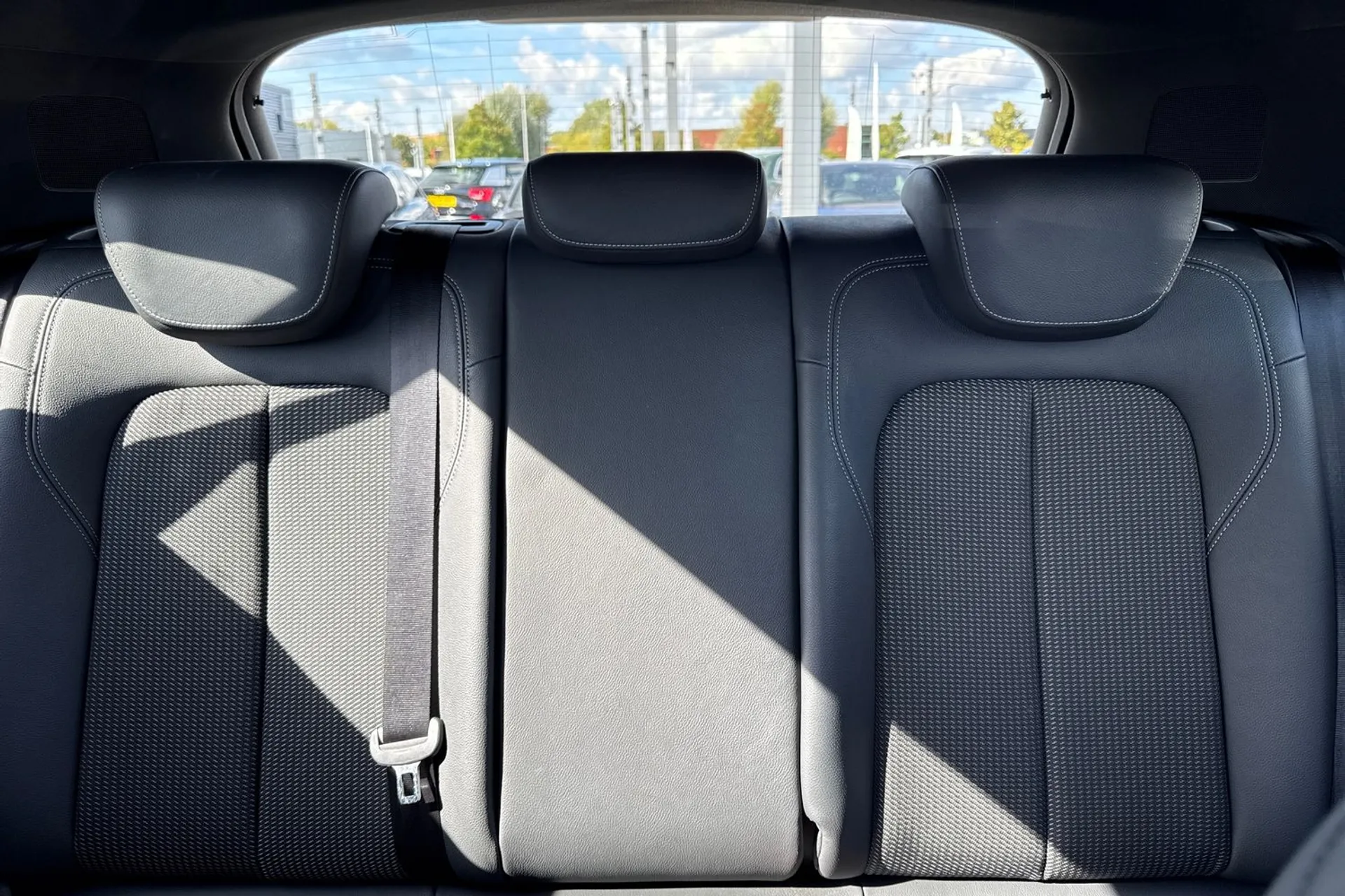 Audi Q2 thumbnail image number 40