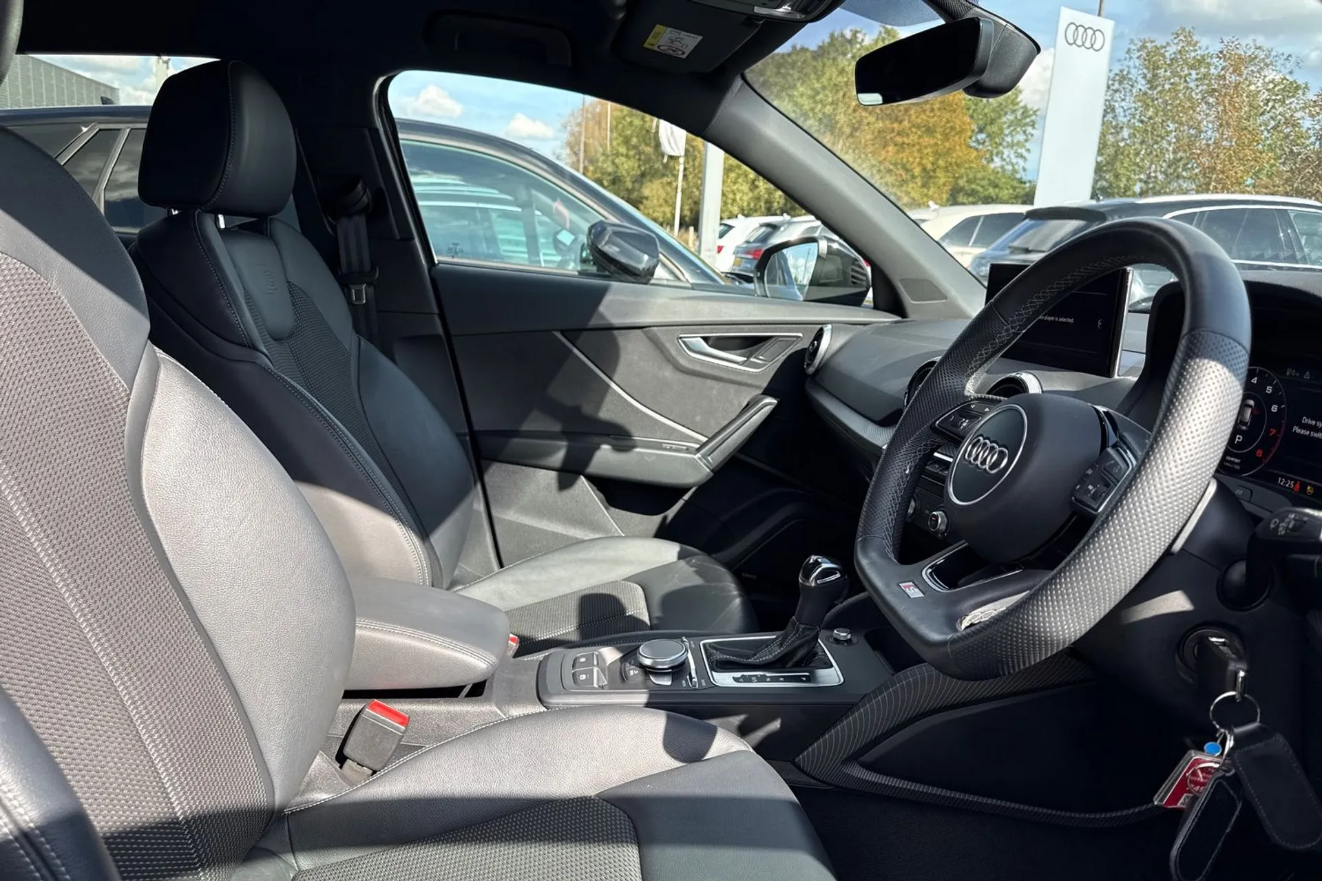 Audi Q2 thumbnail image number 29