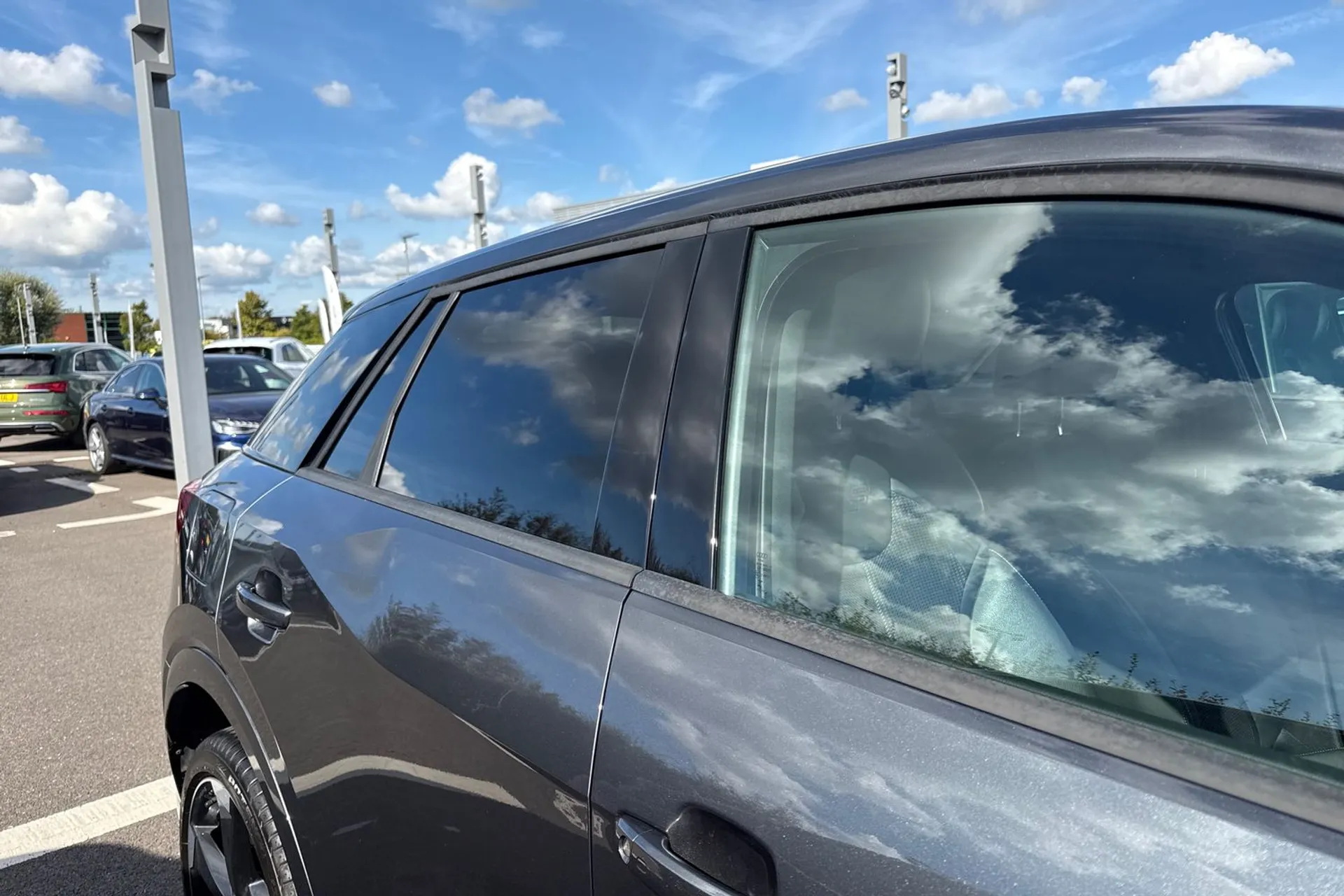 Audi Q2 thumbnail image number 13