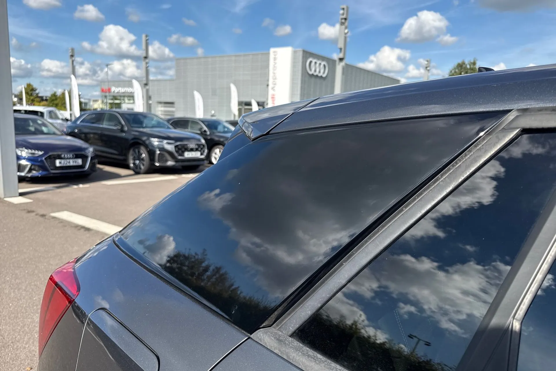 Audi Q2 thumbnail image number 15