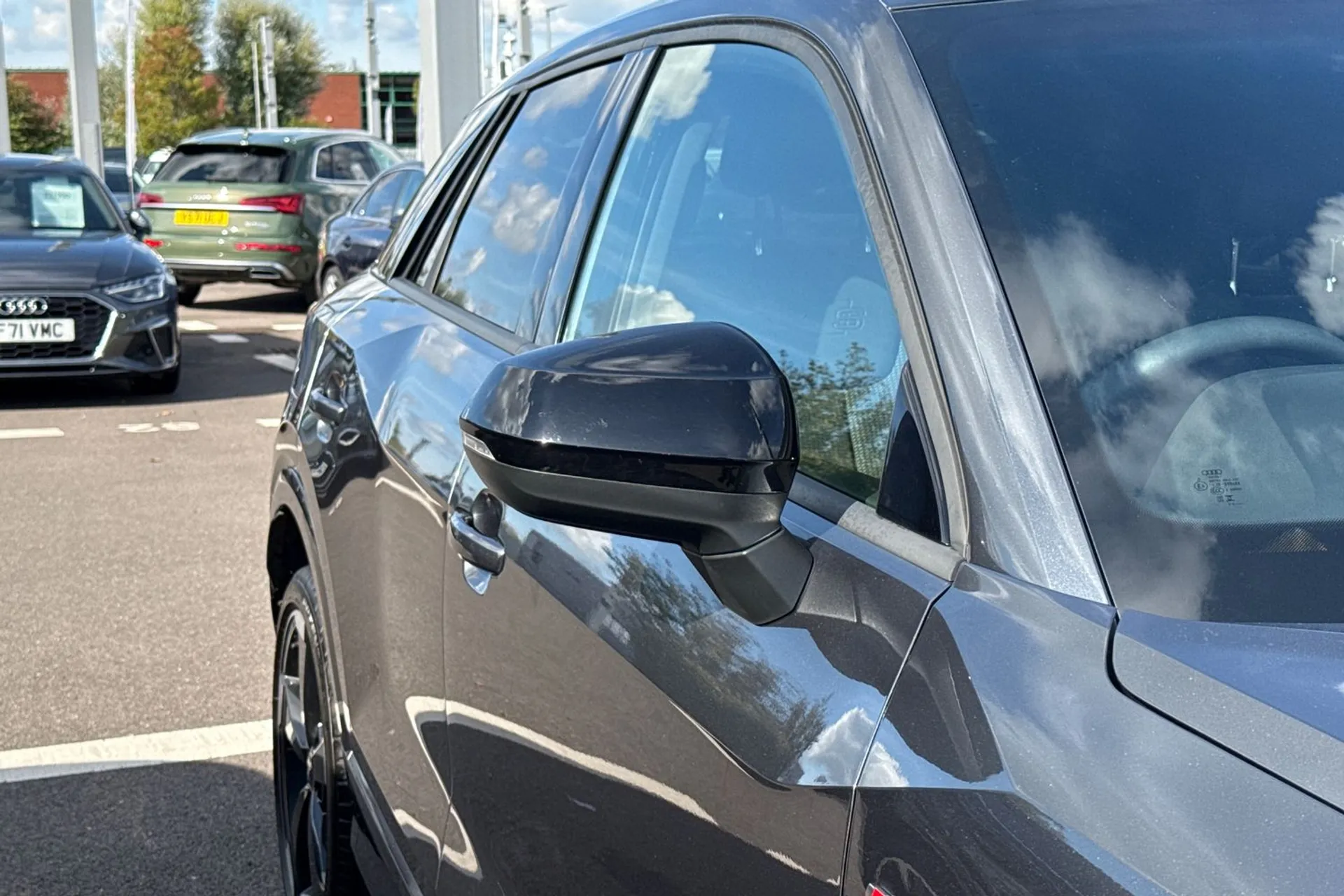 Audi Q2 thumbnail image number 17