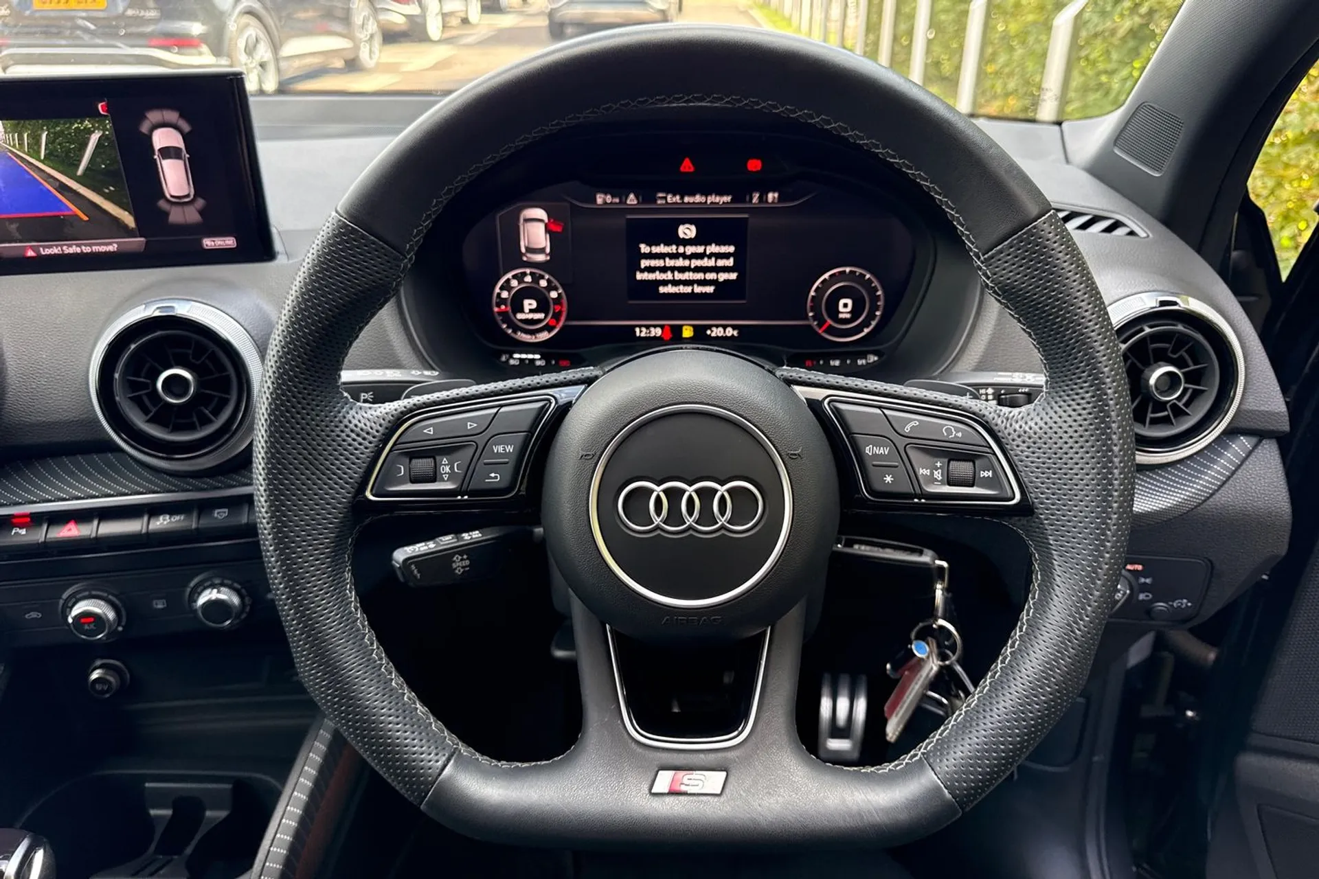 Audi Q2 thumbnail image number 44