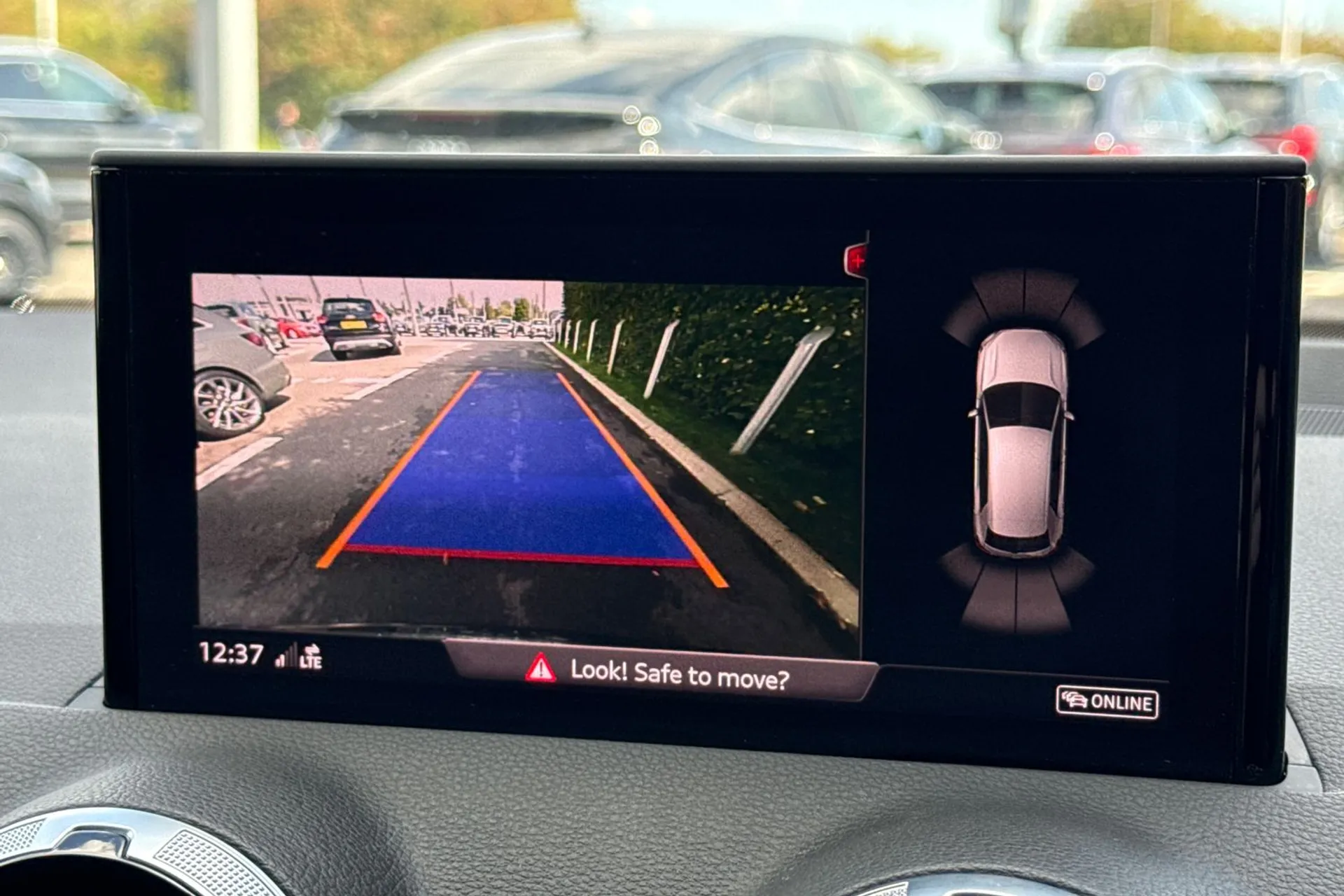 Audi Q2 thumbnail image number 21