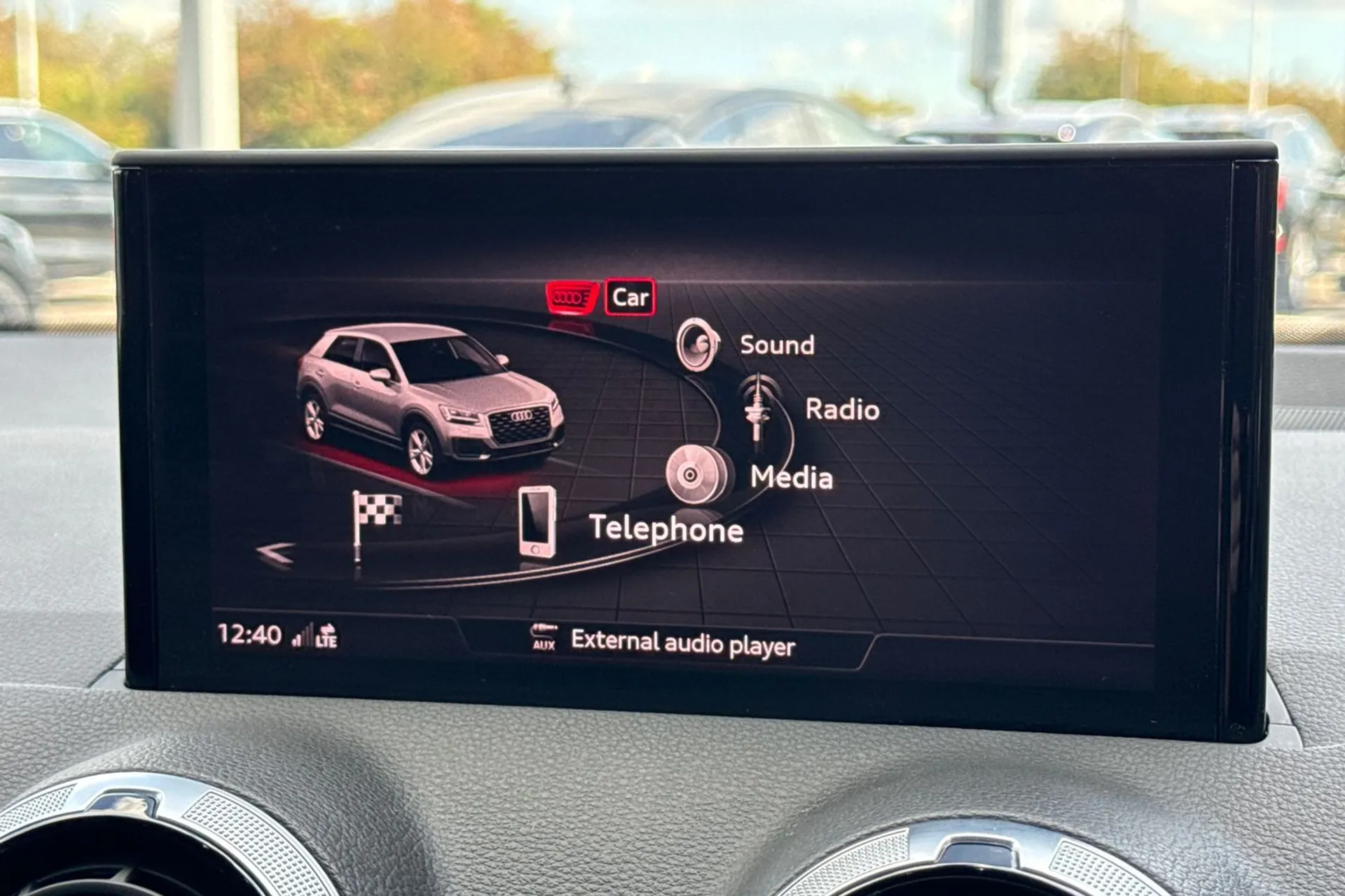 Audi Q2 thumbnail image number 28