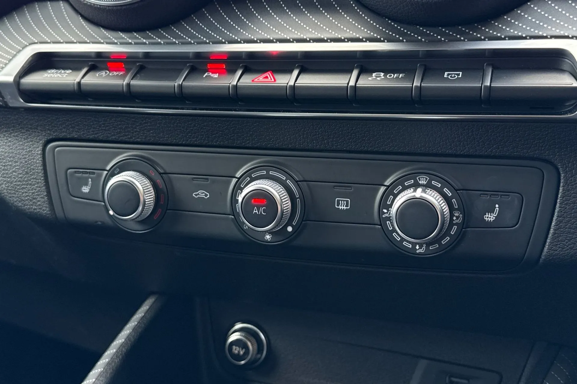 Audi Q2 thumbnail image number 23