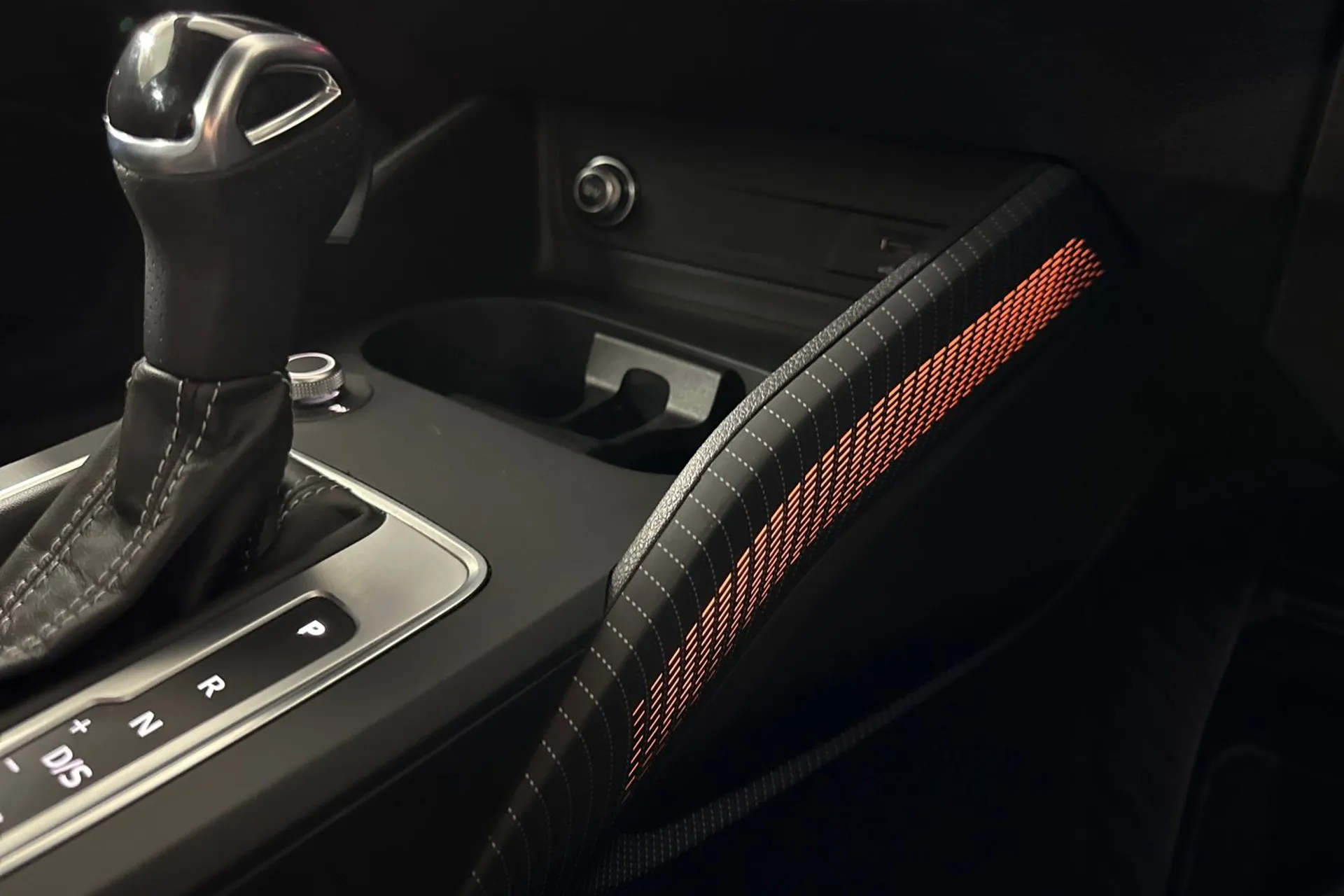 Audi Q2 thumbnail image number 37