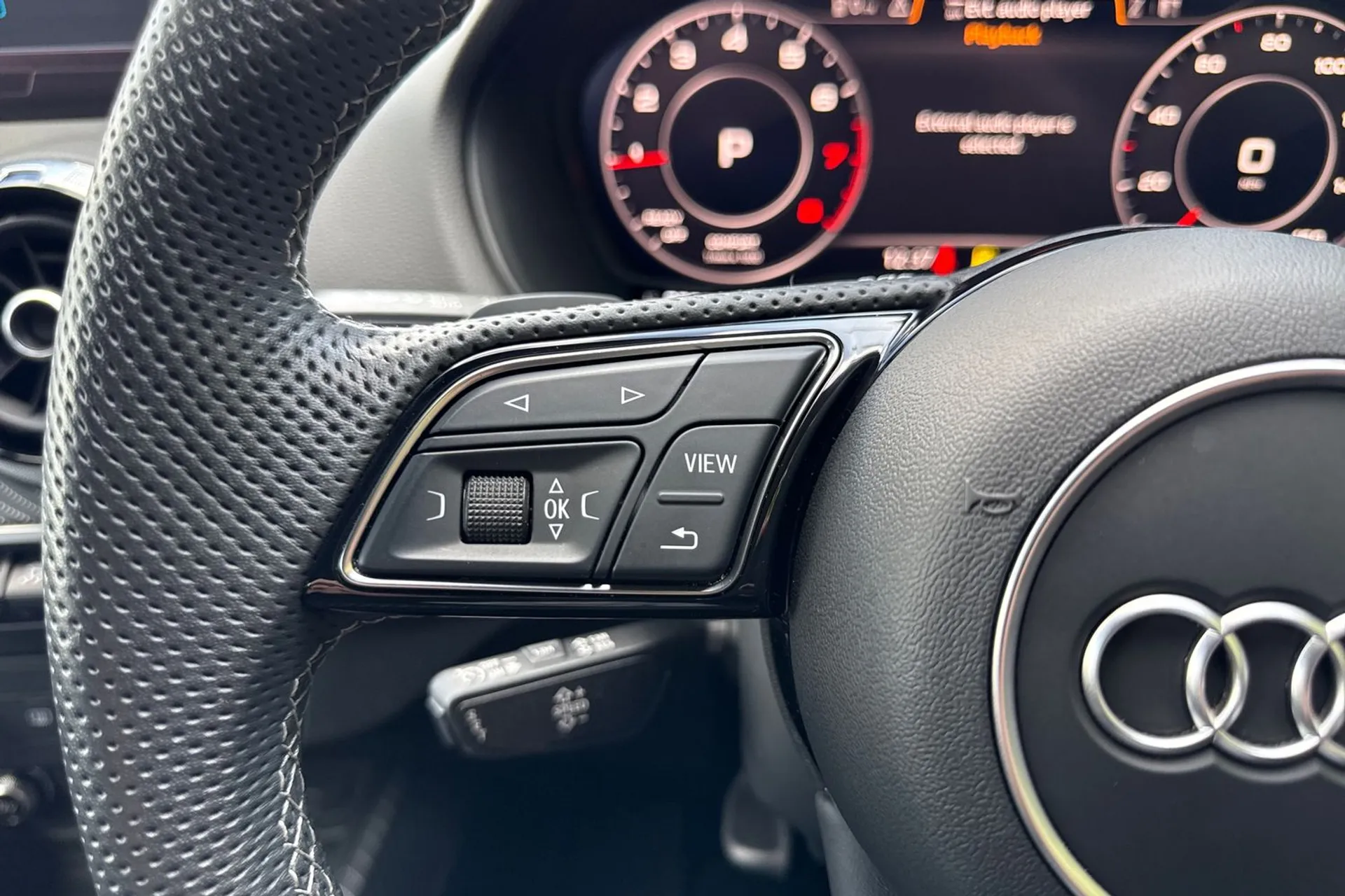 Audi Q2 thumbnail image number 46