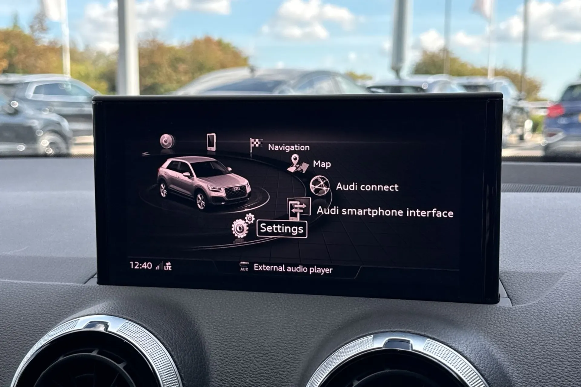 Audi Q2 thumbnail image number 25