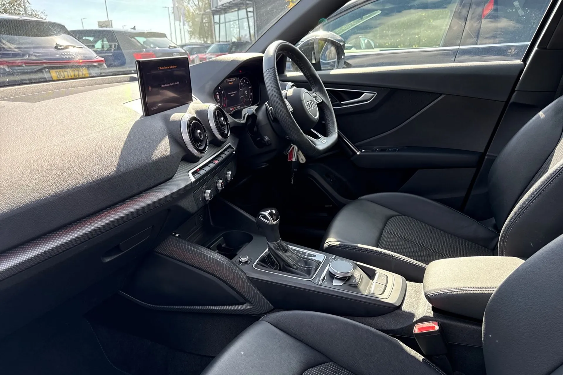 Audi Q2 thumbnail image number 32