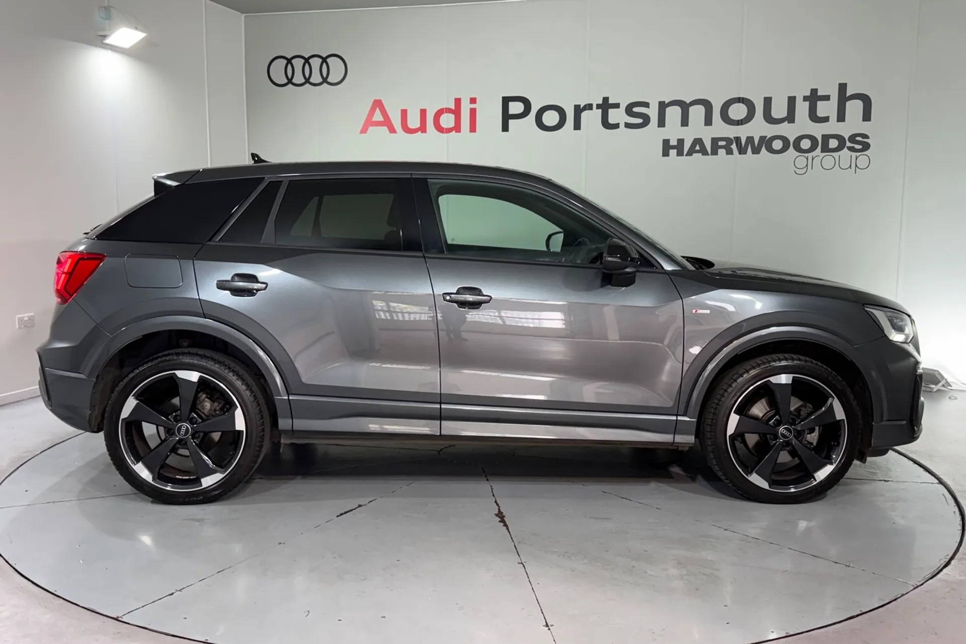 Audi Q2 thumbnail image number 2