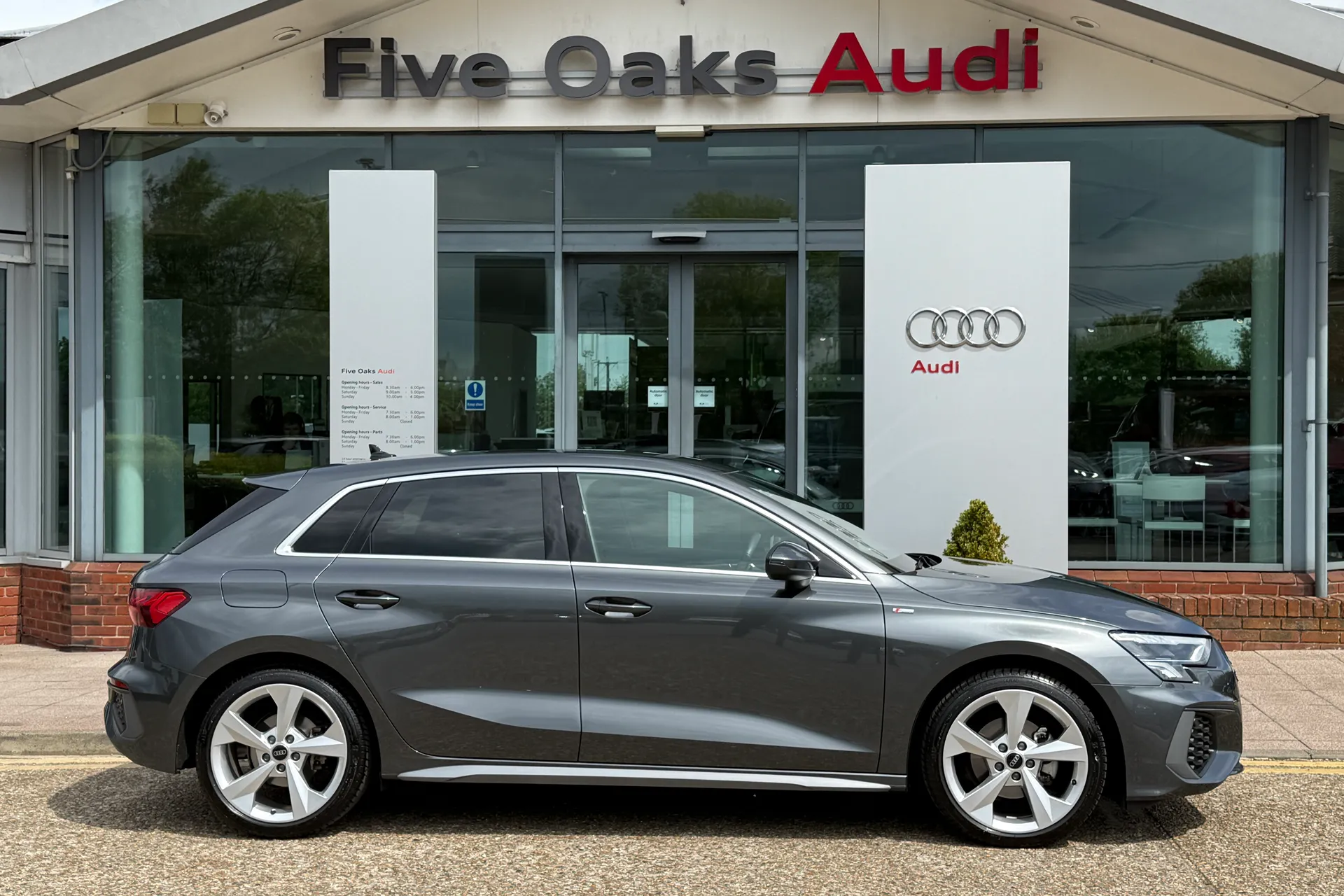 Audi A3 thumbnail image number 2