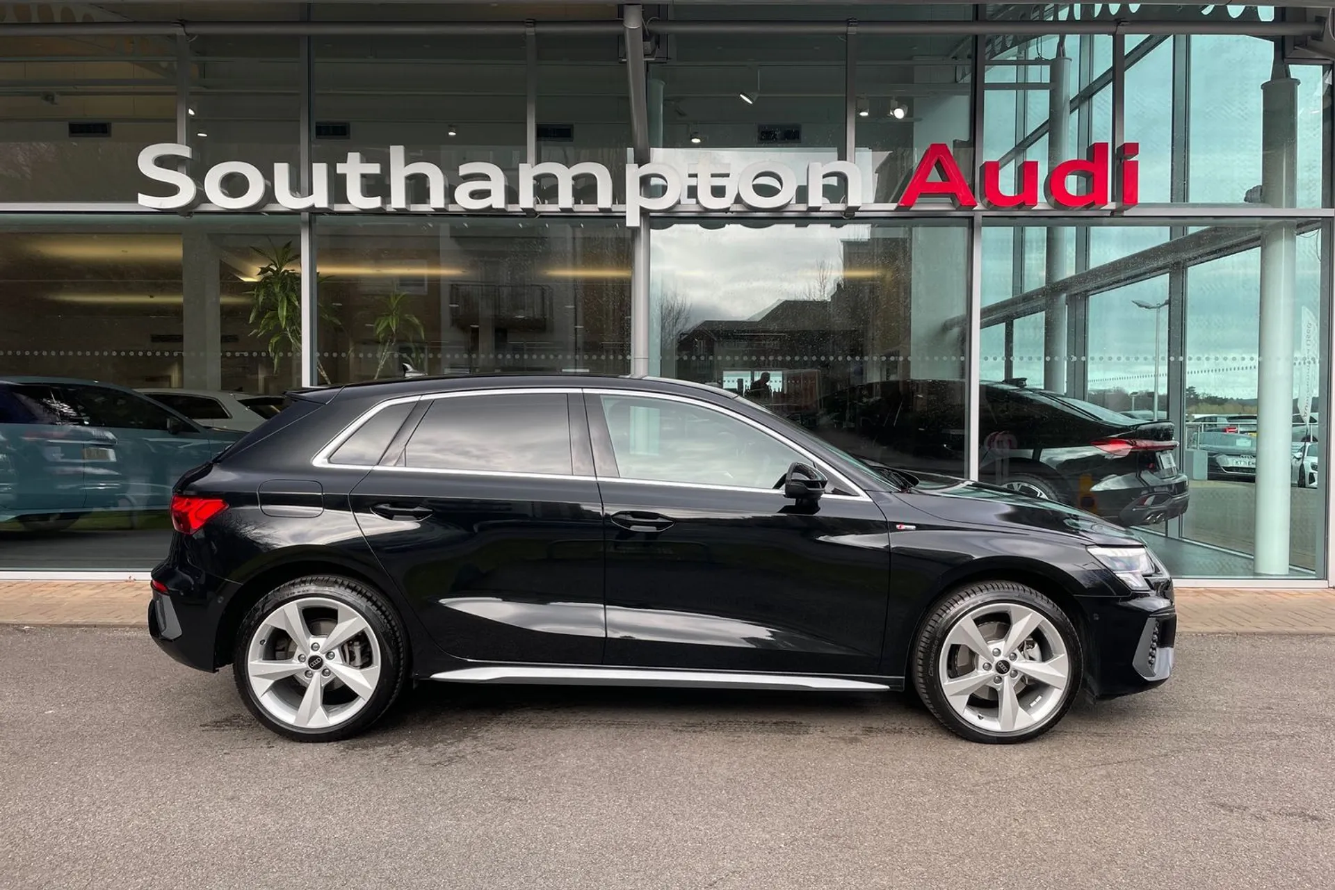 Audi A3 thumbnail image number 2