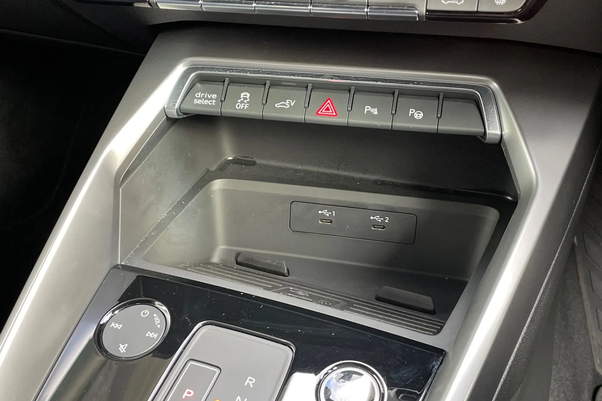 Audi A3 thumbnail image number 43