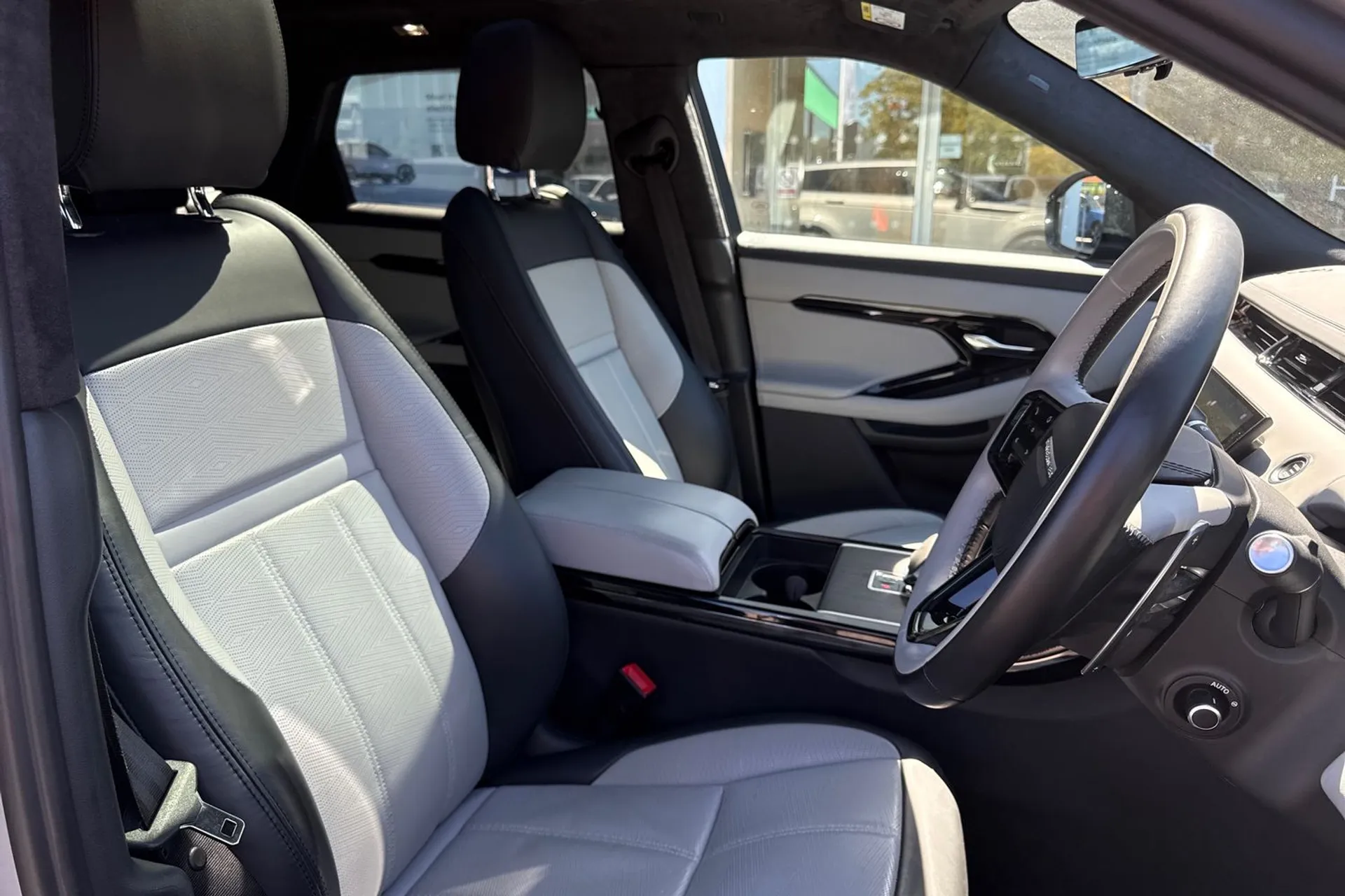 LAND ROVER RANGE ROVER EVOQUE thumbnail image number 28