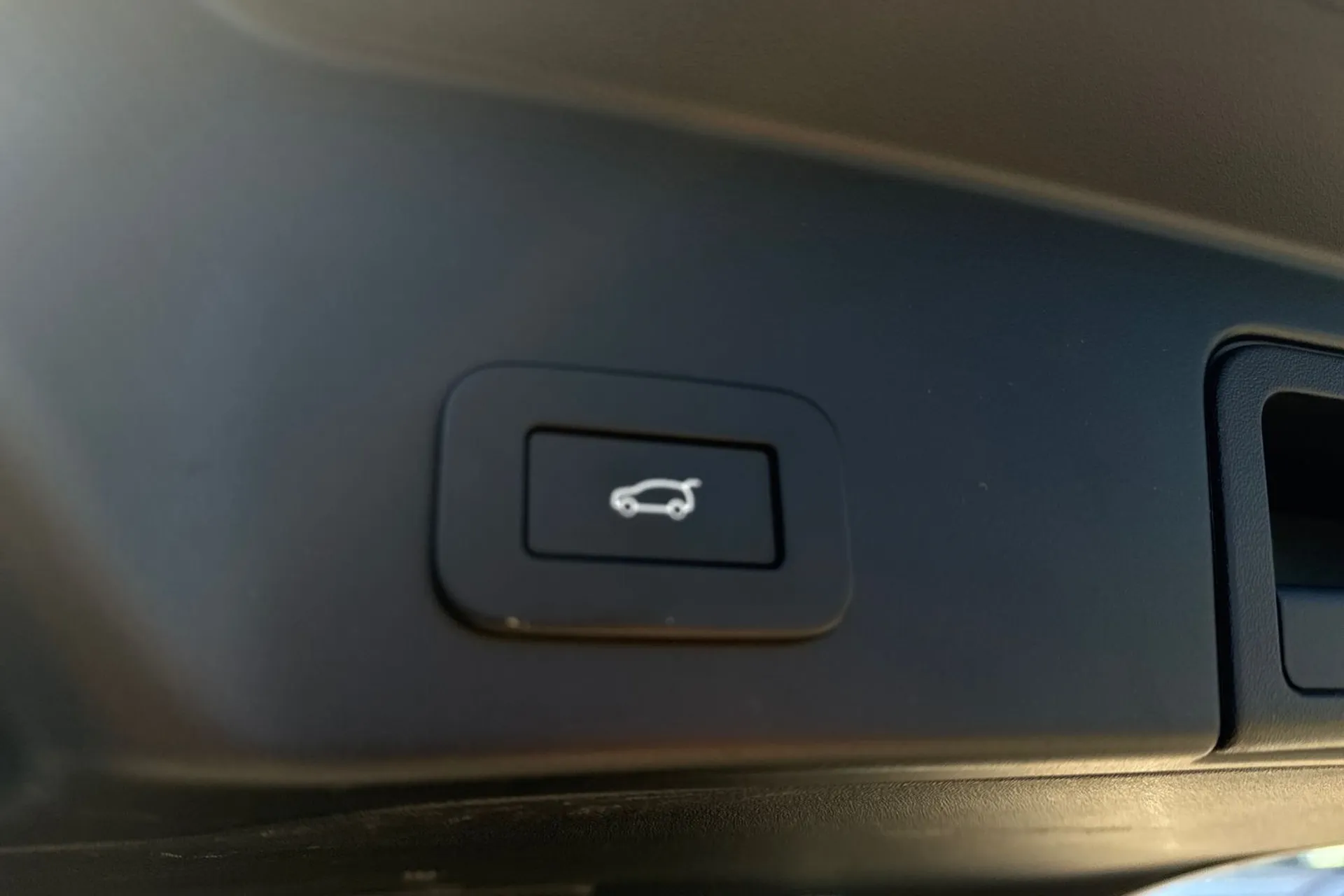 LAND ROVER RANGE ROVER EVOQUE thumbnail image number 23