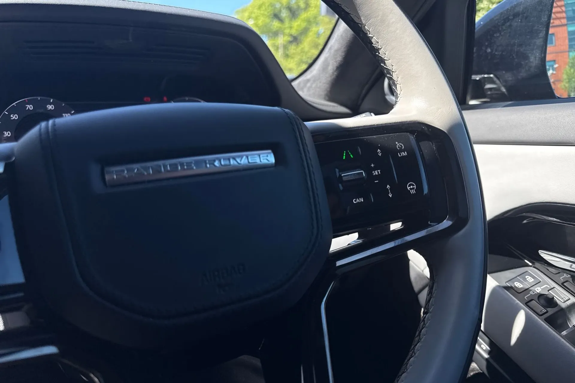 LAND ROVER RANGE ROVER EVOQUE thumbnail image number 40